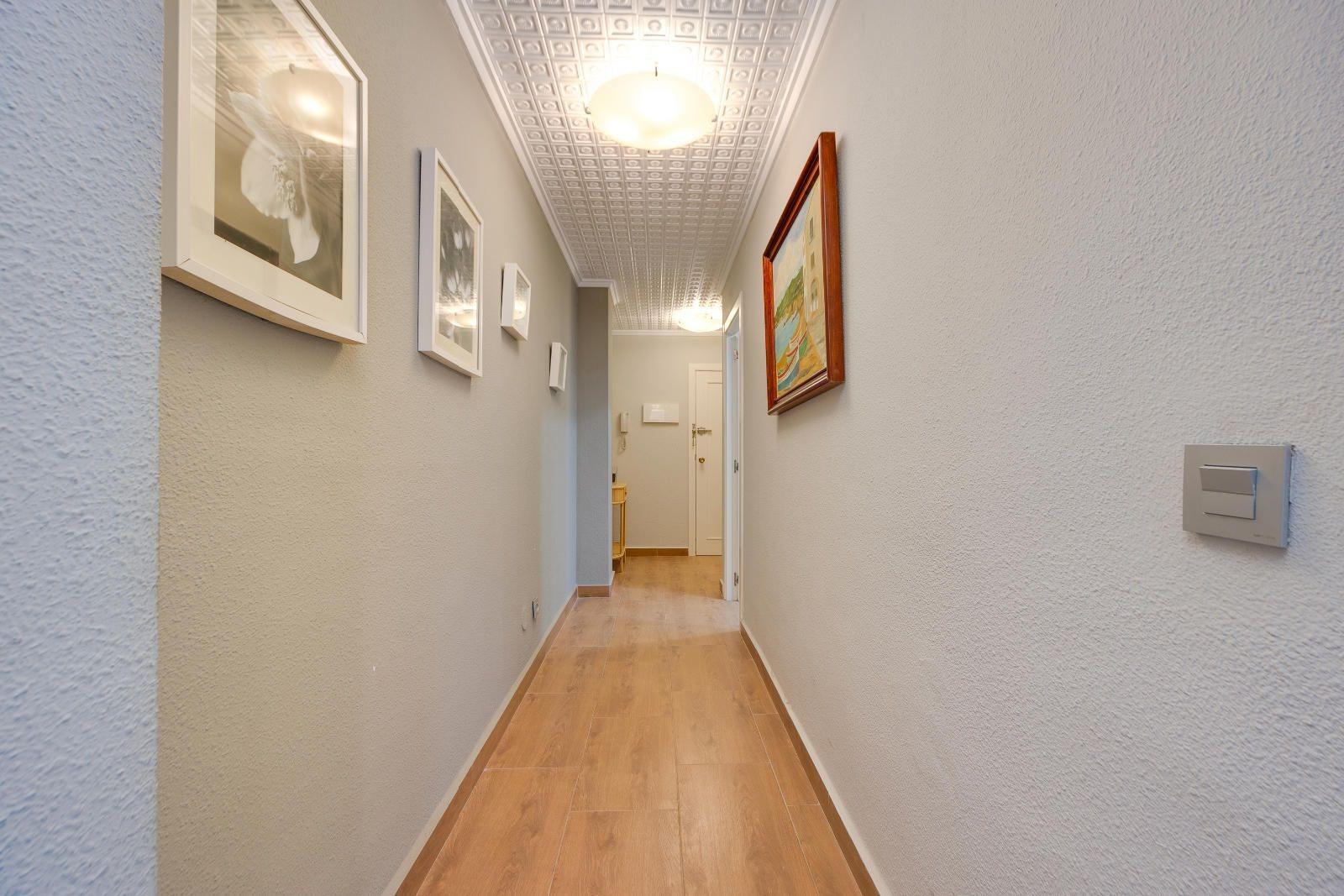 Apartamento en Torrevieja, Alicante, España 2 dormitorios, 115 m2 No. 189132