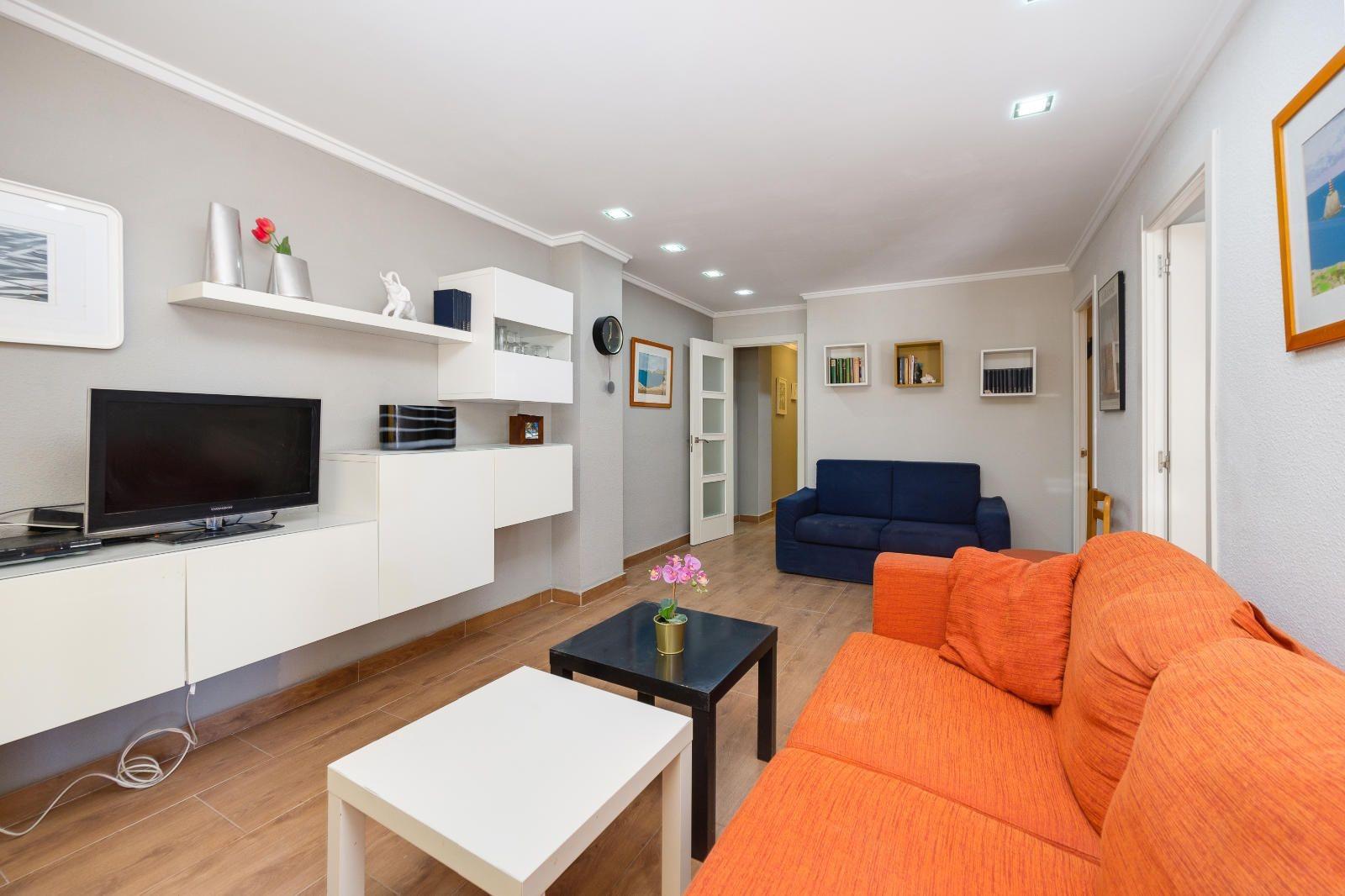 Apartamento en Torrevieja, Alicante, España 2 dormitorios, 115 m2 No. 189132