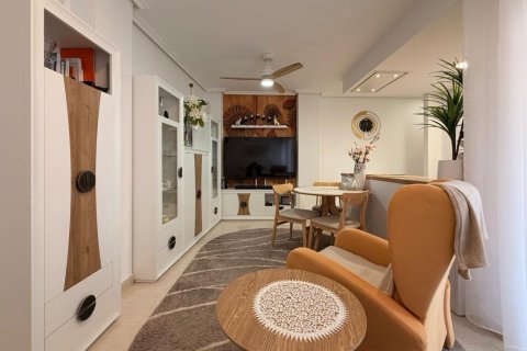 Apartment in Torrevieja, Alicante, Spain 3 bedrooms,  No. 189135
