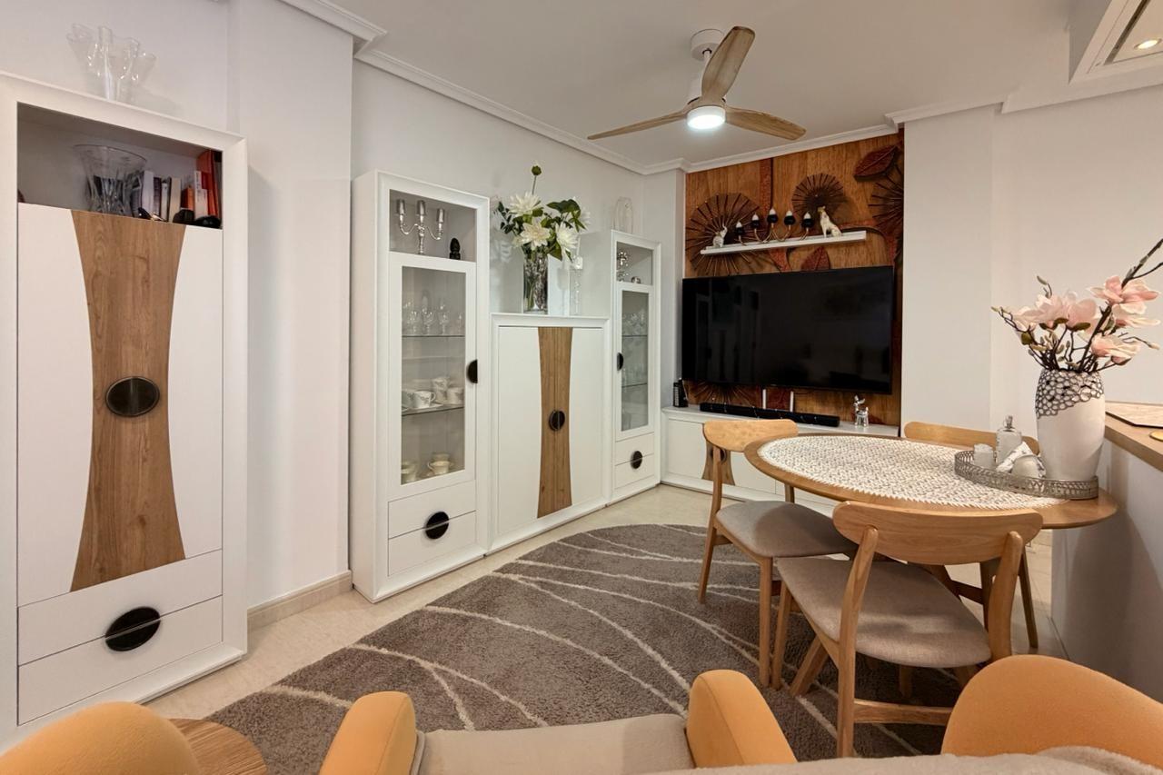 Apartamento en Torrevieja, Alicante, España 3 dormitorios,  No. 189135