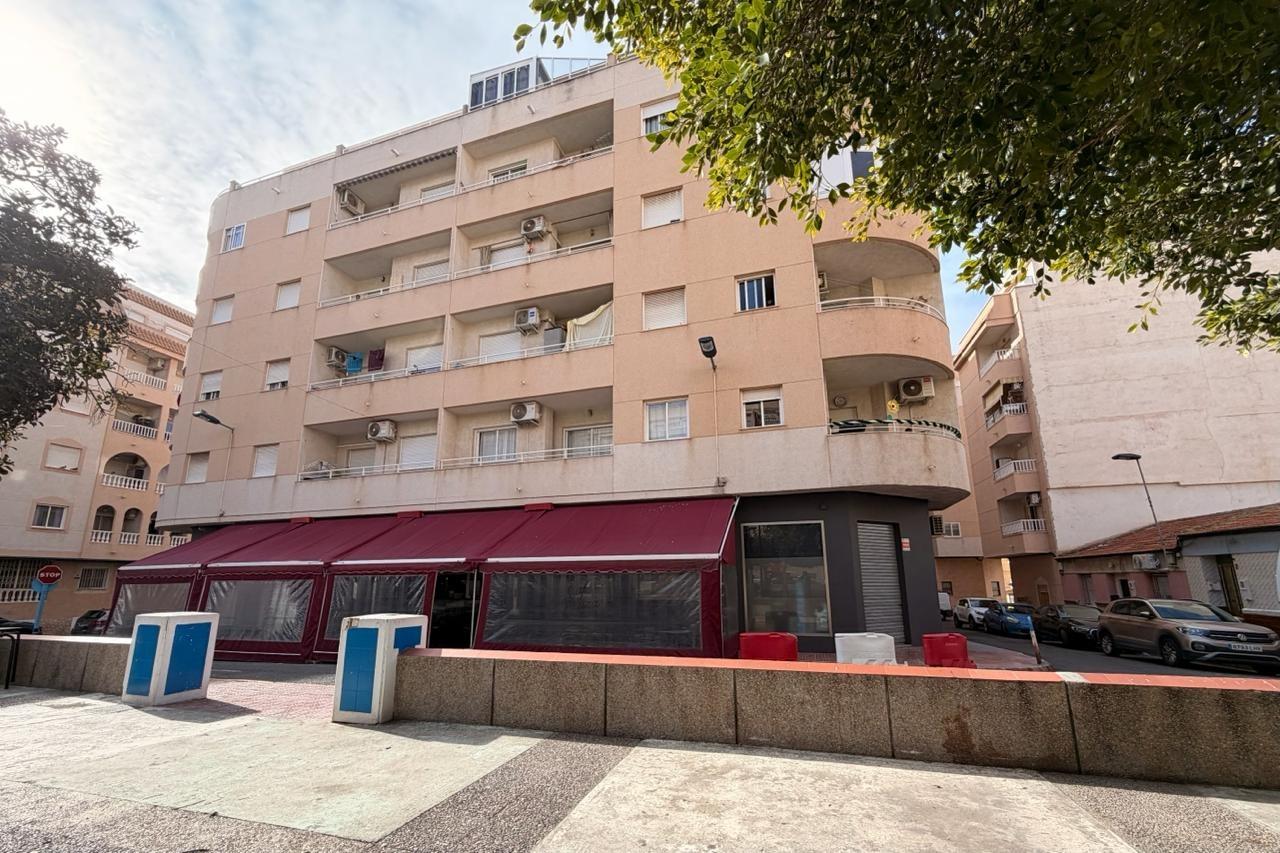 Apartamento en Torrevieja, Alicante, España 3 dormitorios,  No. 189135