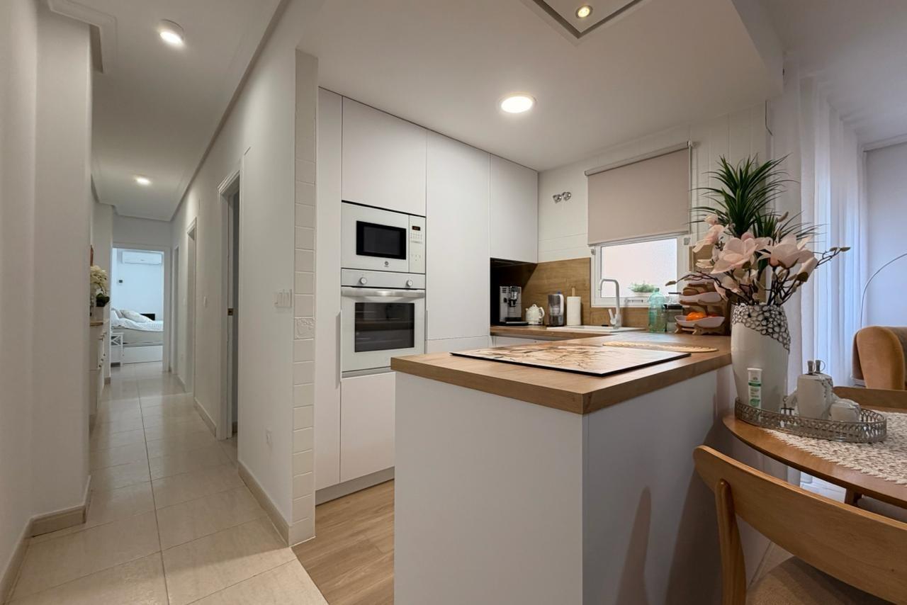 Apartamento en Torrevieja, Alicante, España 3 dormitorios,  No. 189135