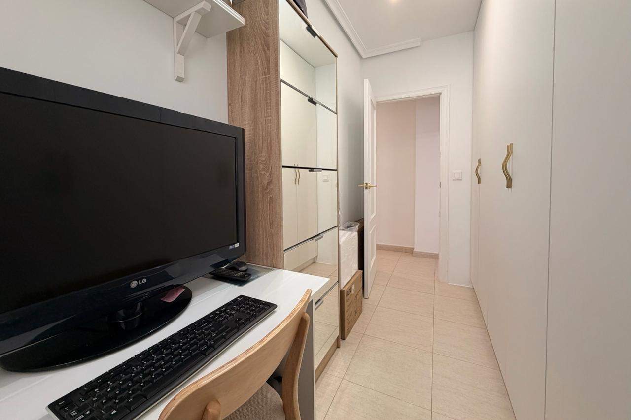Apartamento en Torrevieja, Alicante, España 3 dormitorios,  No. 189135
