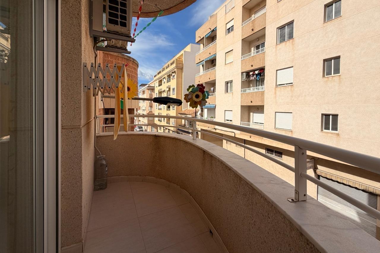 Apartamento en Torrevieja, Alicante, España 3 dormitorios,  No. 189135