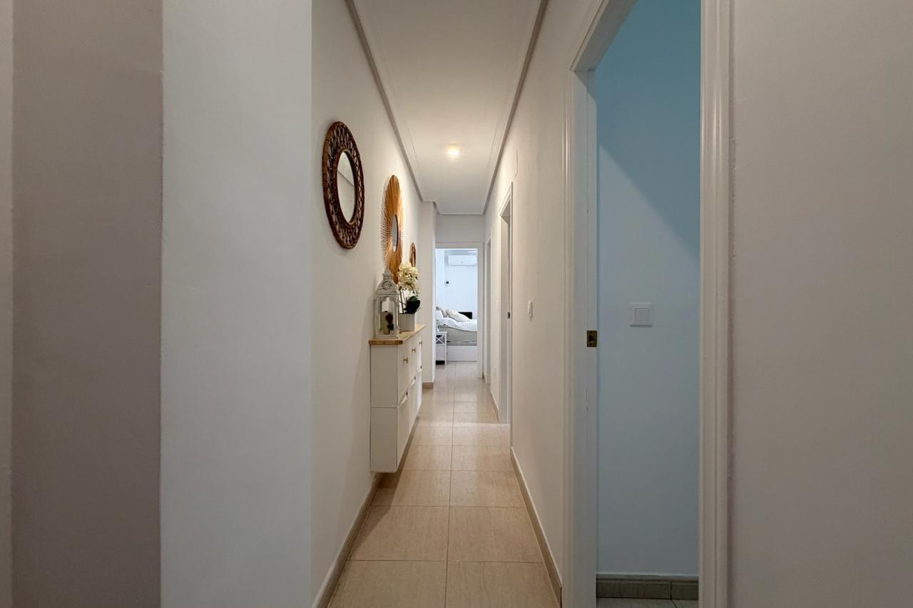 Apartamento en Torrevieja, Alicante, España 3 dormitorios,  No. 189135