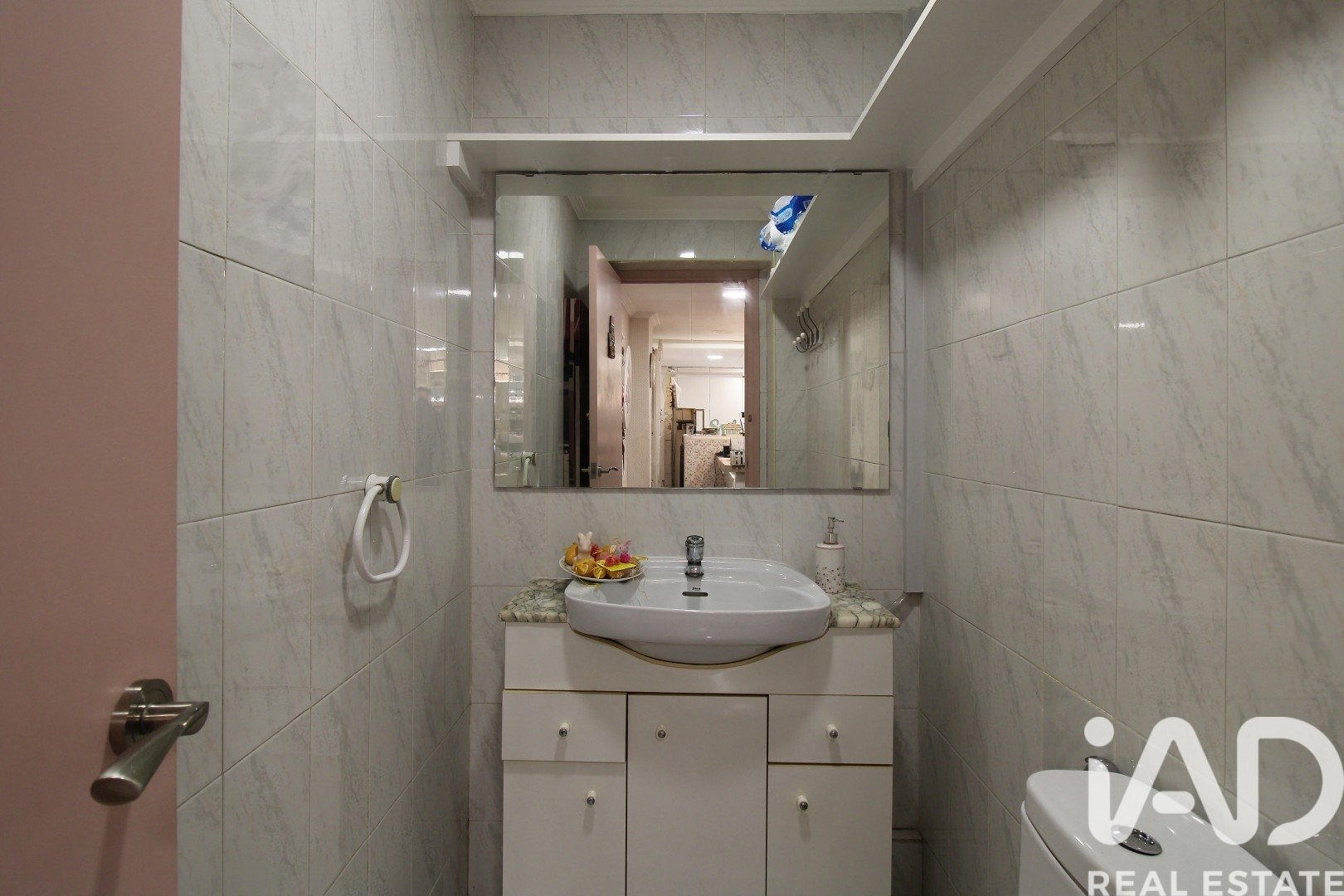 Commercial property in Sant Feliu de Llobregat, Barcelona, Spain 2 bedrooms, 30 sq.m. No. 196517