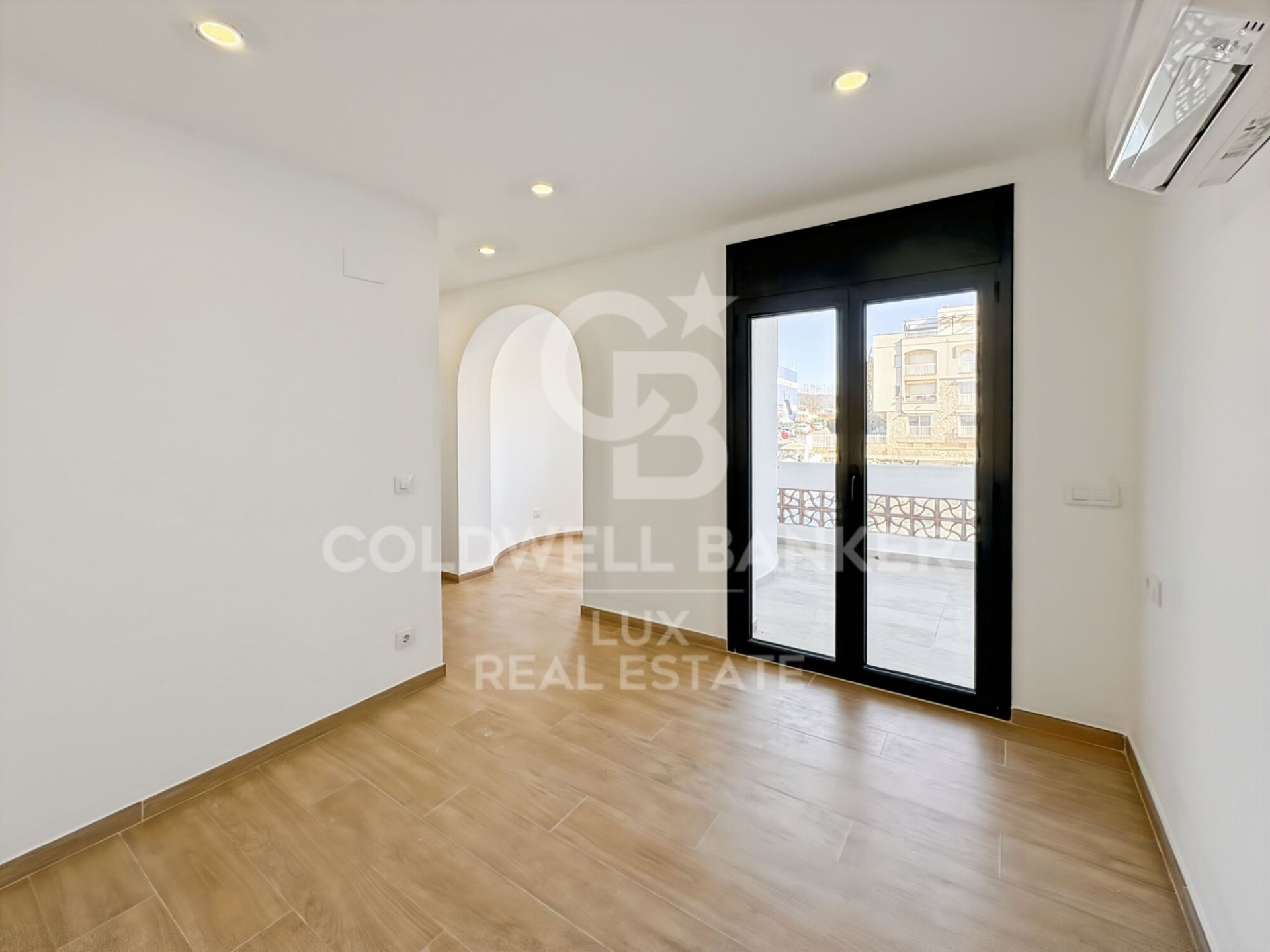Hus i Empuriabrava, Girona, Spanien 4 sovrum, 189 kvm. Nr. 159560