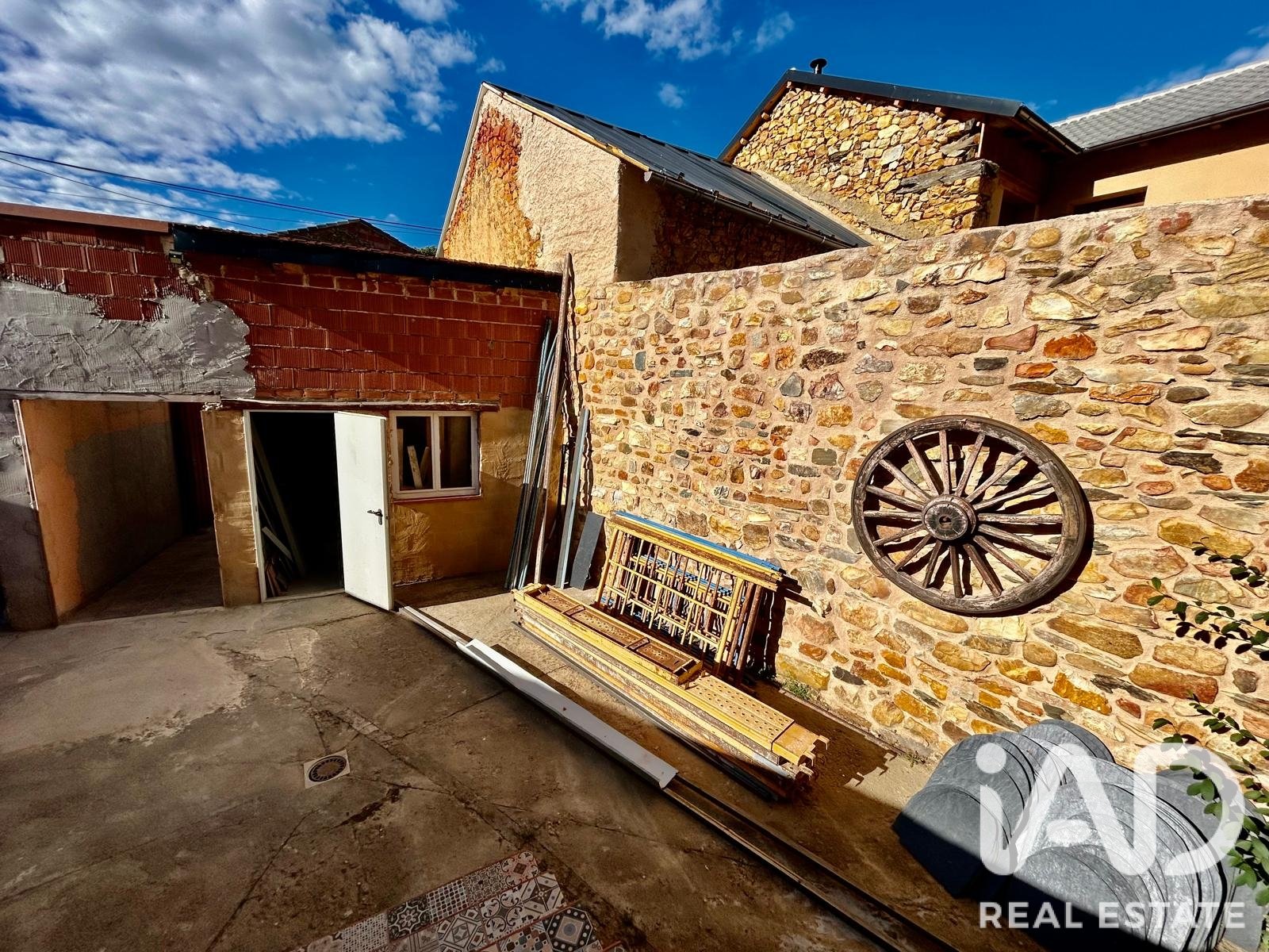 House in Castrocontrigo, Leon, Spain 2 bedrooms, 111 sq.m. No. 195000