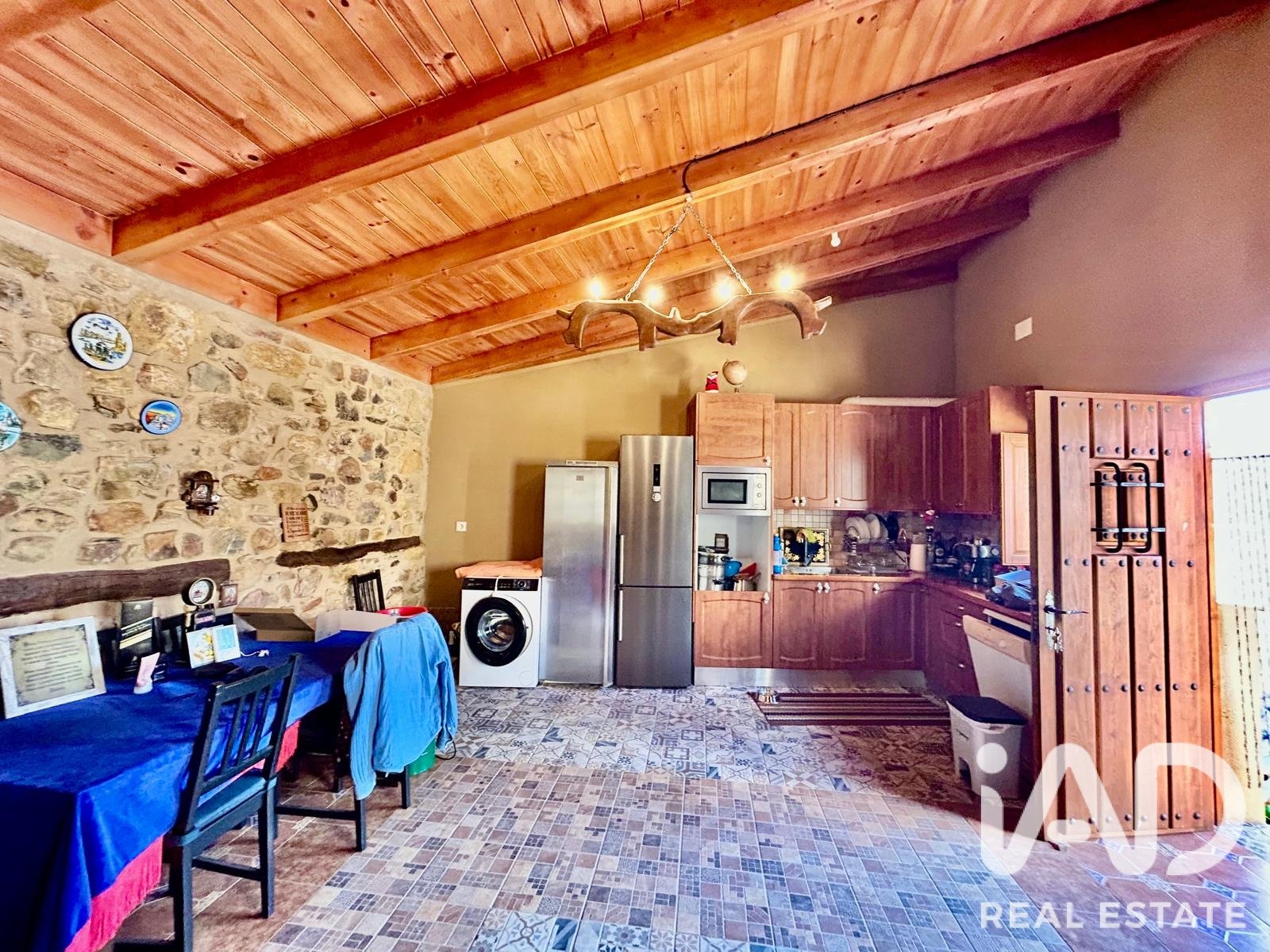House in Castrocontrigo, Leon, Spain 2 bedrooms, 111 sq.m. No. 195000
