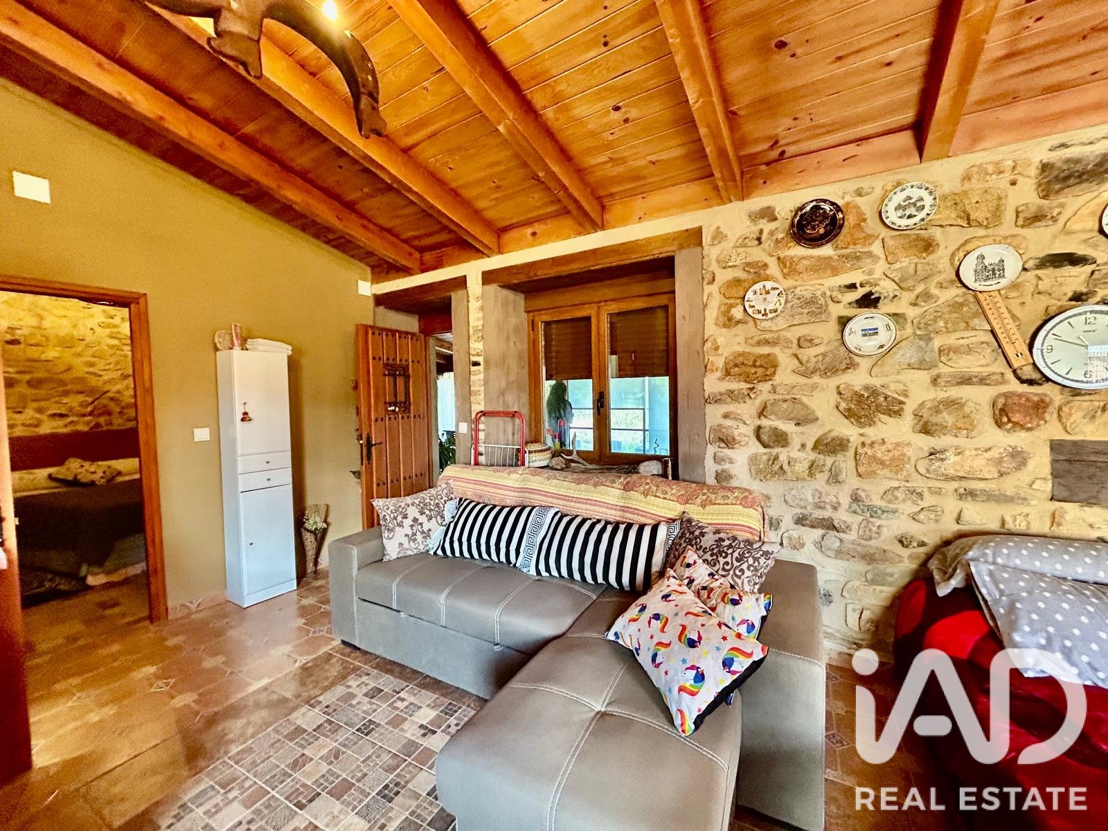 House in Castrocontrigo, Leon, Spain 2 bedrooms, 111 sq.m. No. 195000