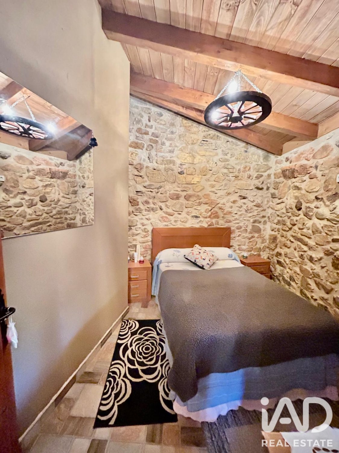 House in Castrocontrigo, Leon, Spain 2 bedrooms, 111 sq.m. No. 195000