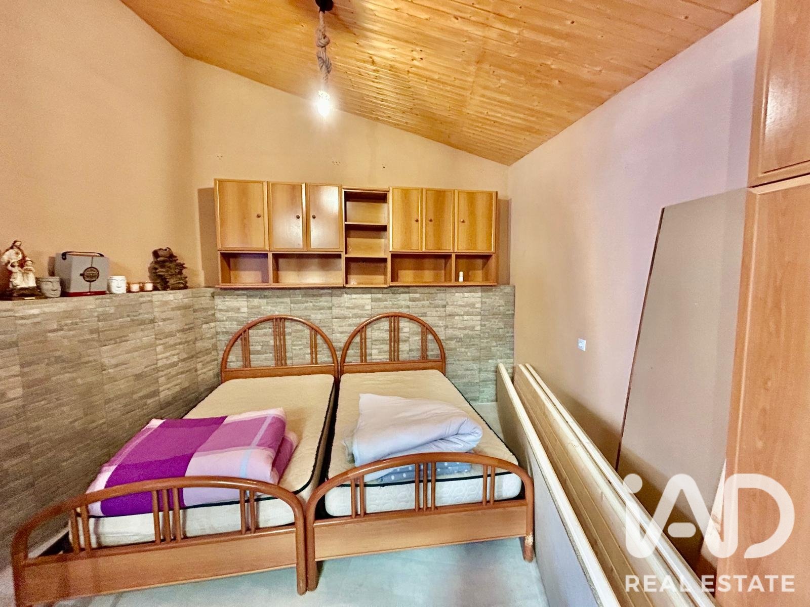 House in Castrocontrigo, Leon, Spain 2 bedrooms, 111 sq.m. No. 195000