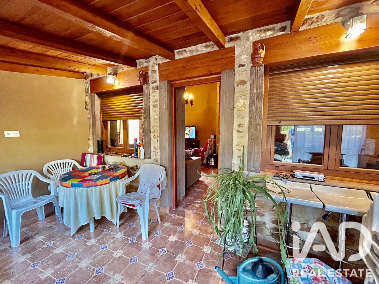 House in Castrocontrigo, Leon, Spain 2 bedrooms, 111 sq.m. No. 195000