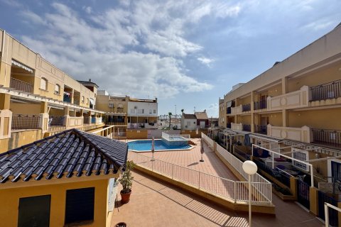 Apartamento en Los Alcázares, Murcia, España 4 dormitorios,  No. 196203