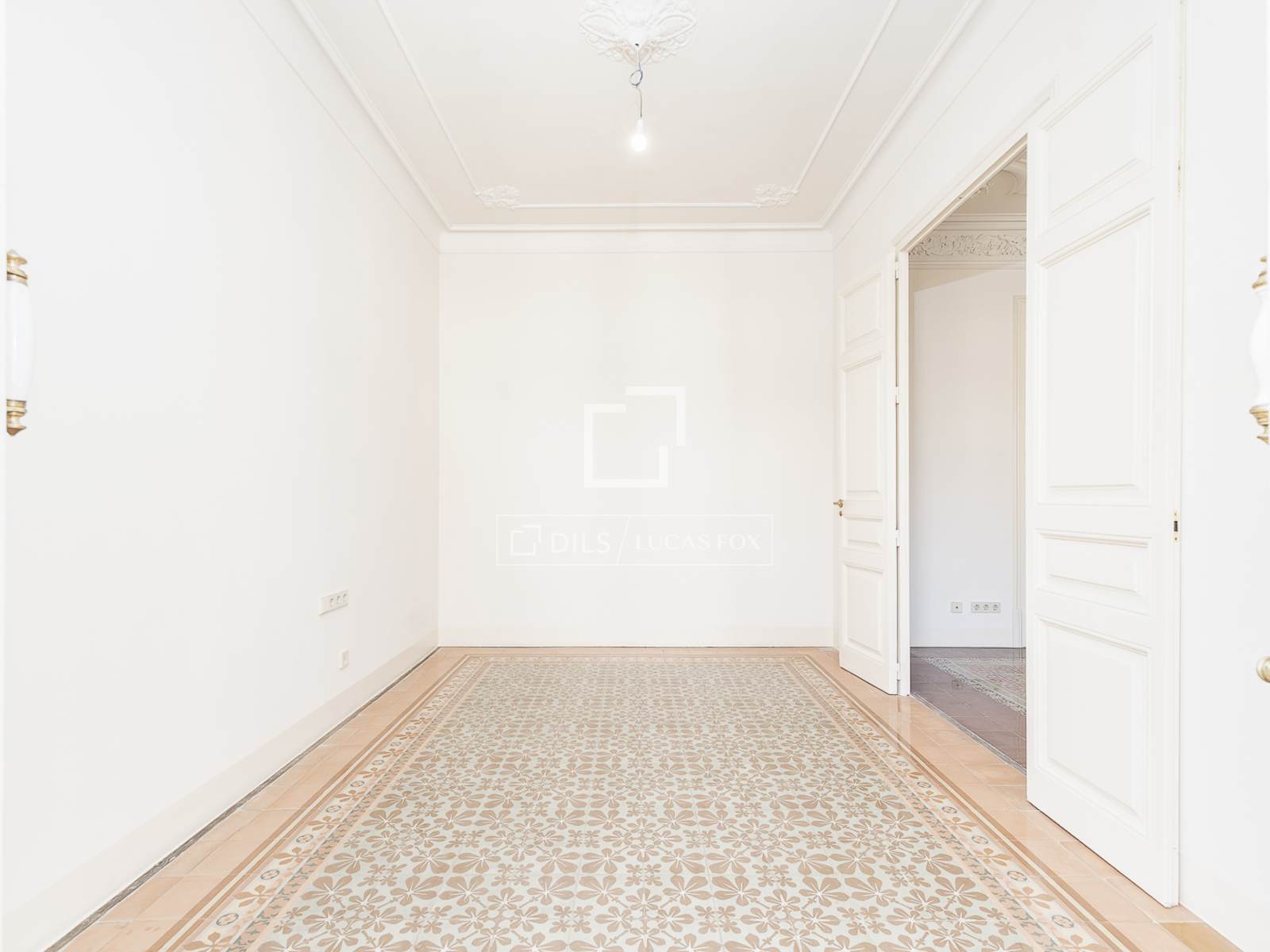 Apartamento en Barcelona, España 2 dormitorios, 110 m2 No. 194296