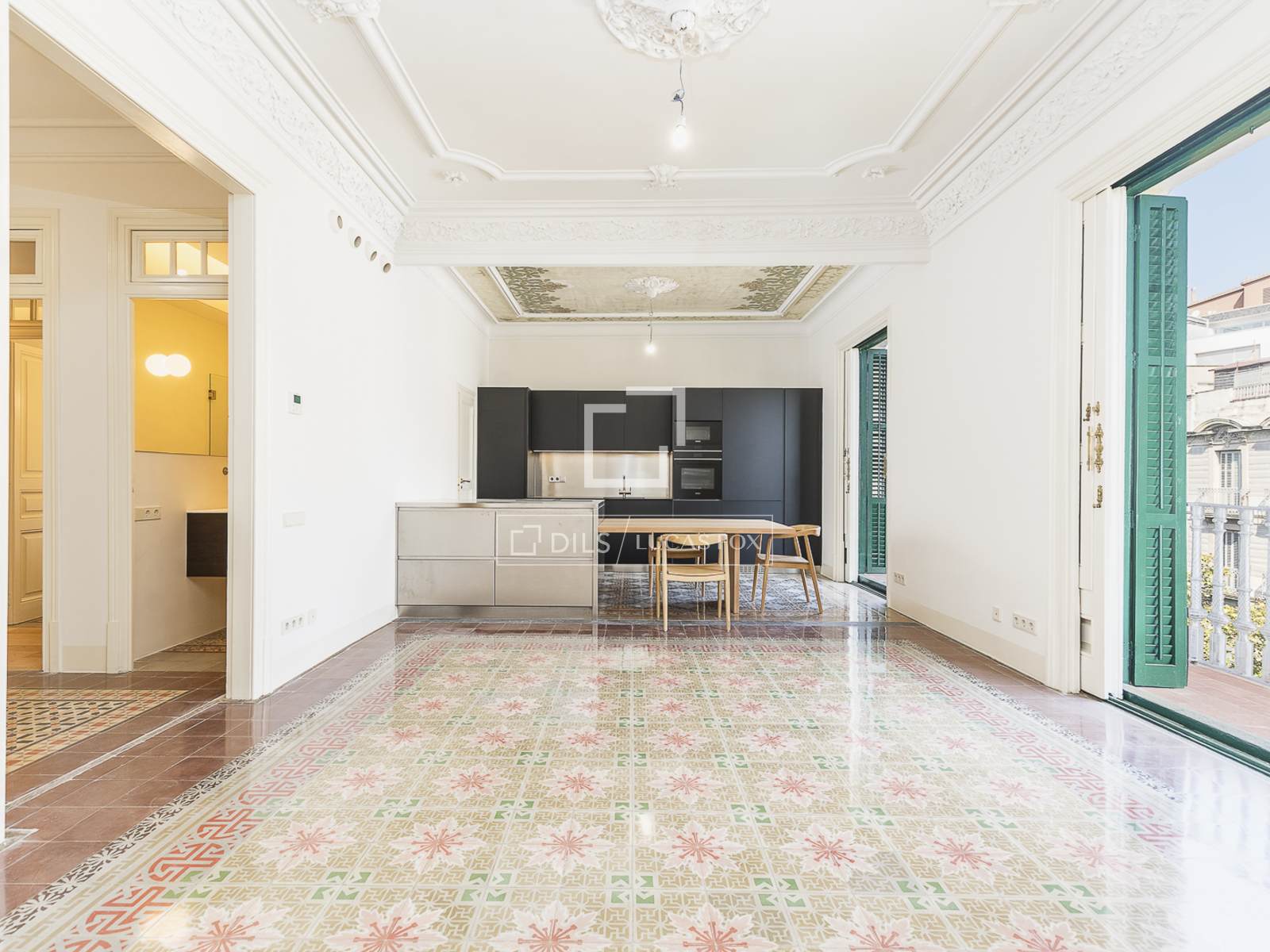 Apartamento en Barcelona, España 2 dormitorios, 110 m2 No. 194296