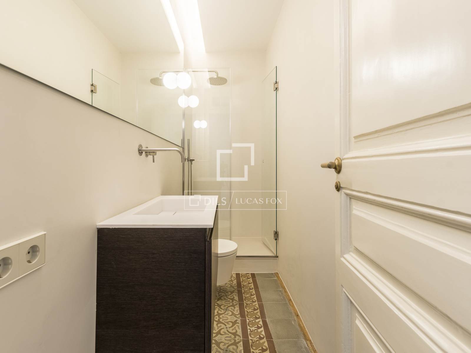 Apartamento en Barcelona, España 2 dormitorios, 110 m2 No. 194296