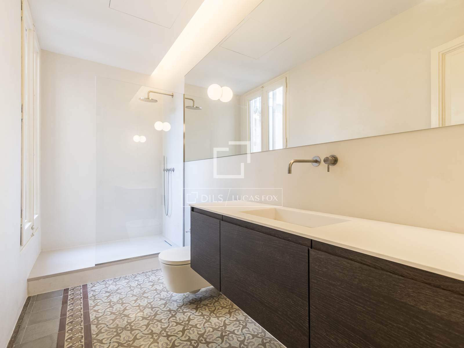 Apartamento en Barcelona, España 2 dormitorios, 110 m2 No. 194296