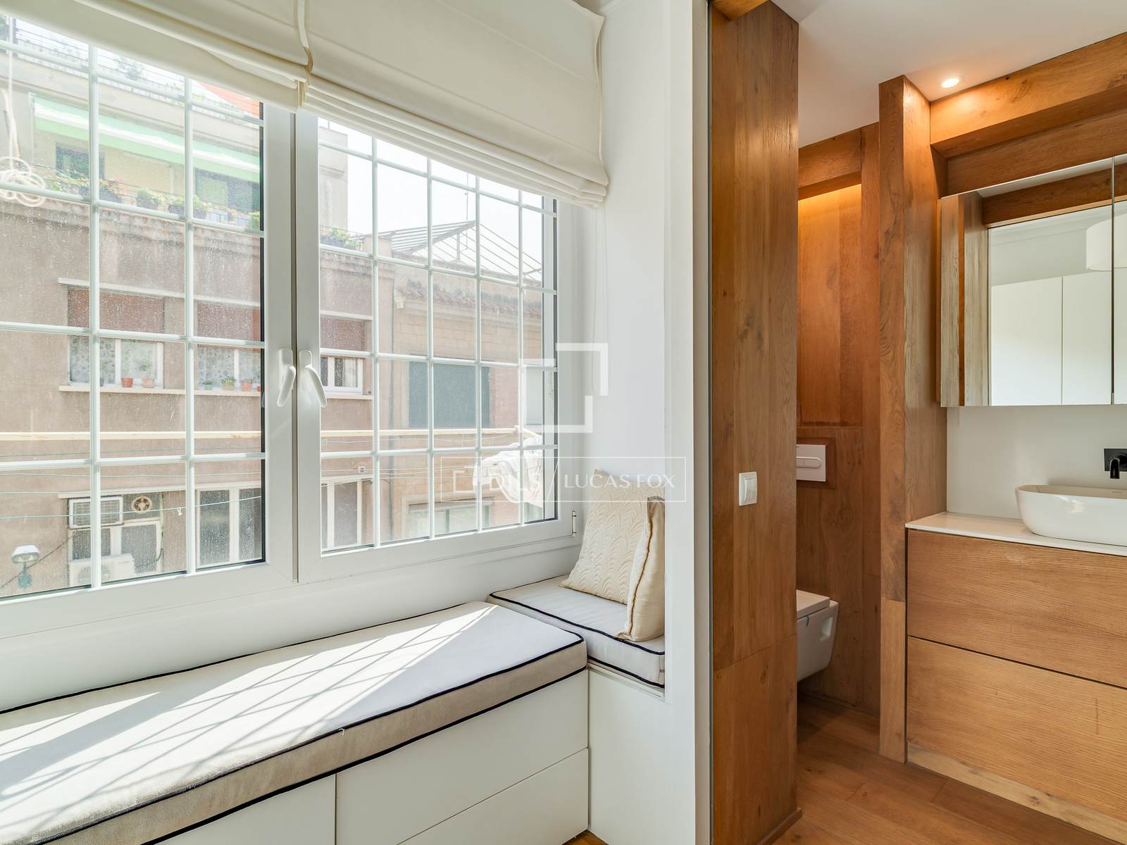 Apartamento en Barcelona, España 3 dormitorios, 105 m2 No. 194290