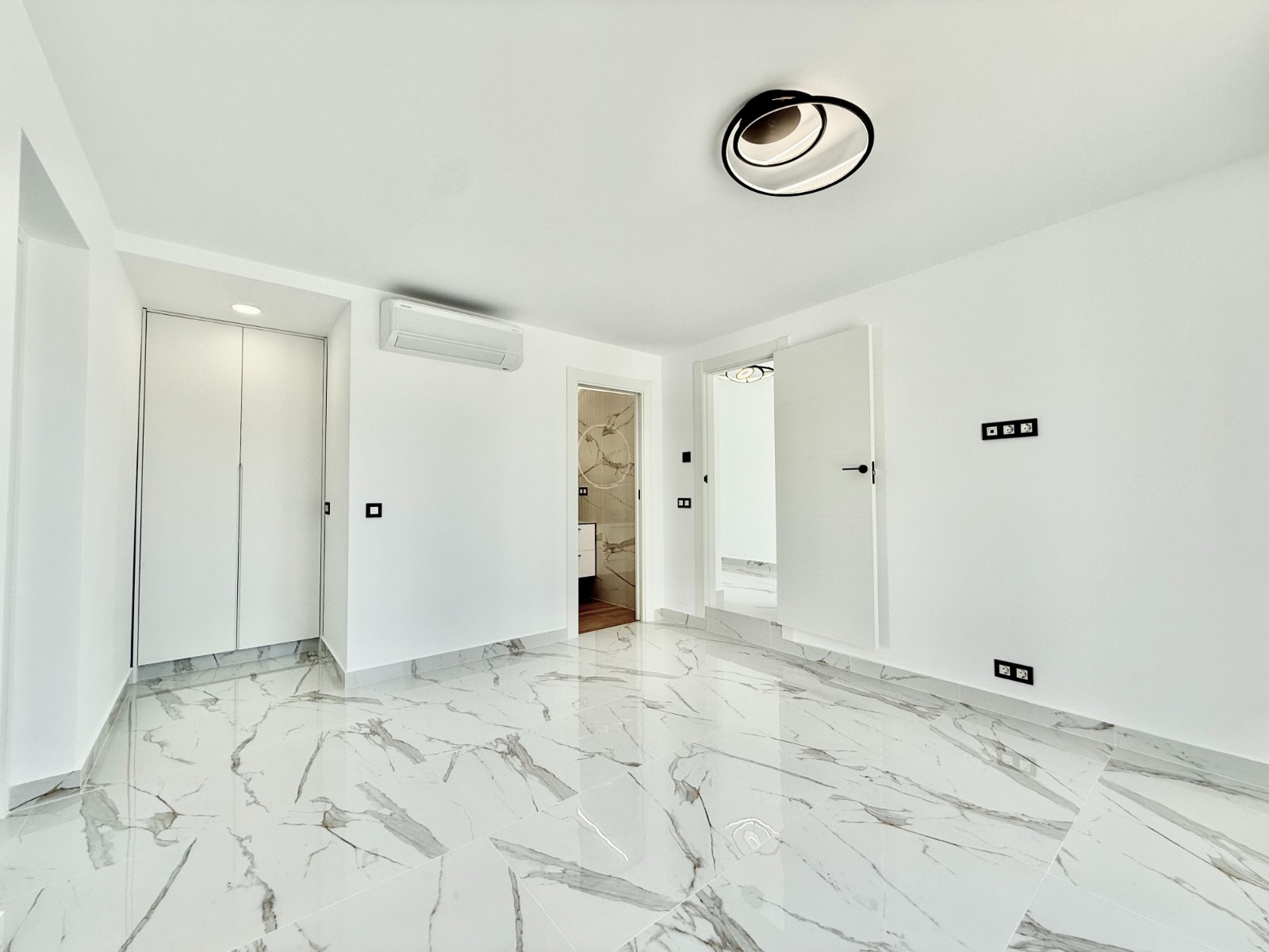 Huvila Ciudad Quesada, Alicante, Espanja 4 makuuhuonetta, 205 m2 No. 196008