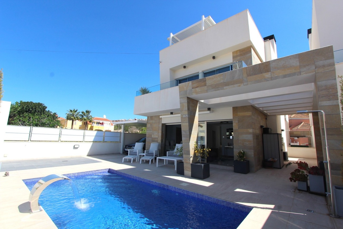 Villa Villamartin, Alicante, Spānijā 5 istabas,  Nr. 196003