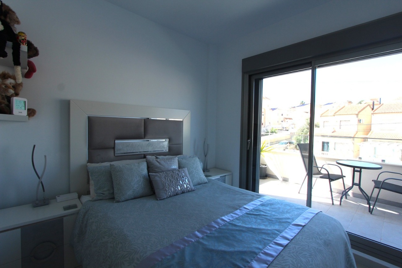 Villa Villamartin, Alicante, Spānijā 5 istabas,  Nr. 196003