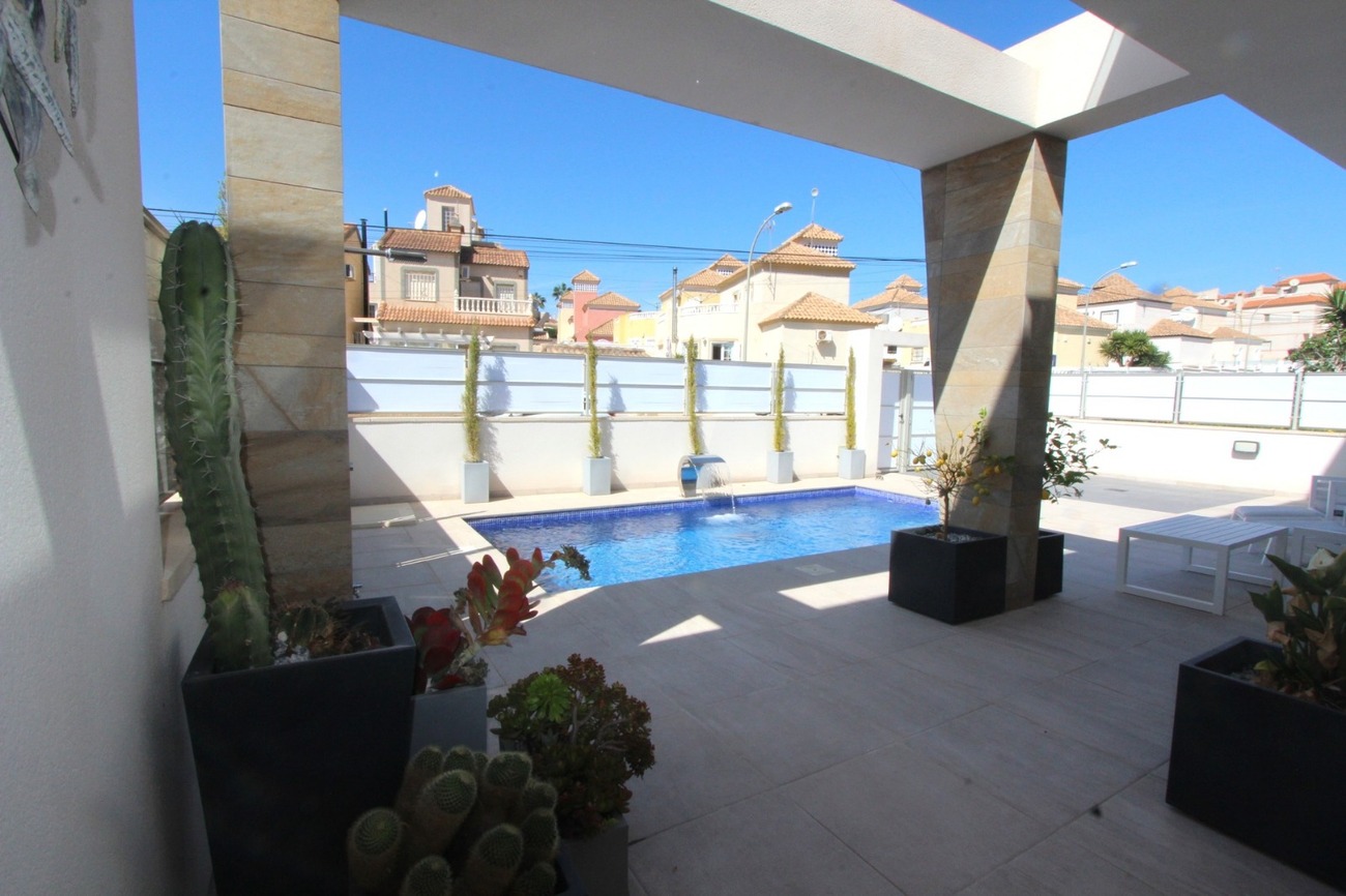 Villa Villamartin, Alicante, Spānijā 5 istabas,  Nr. 196003