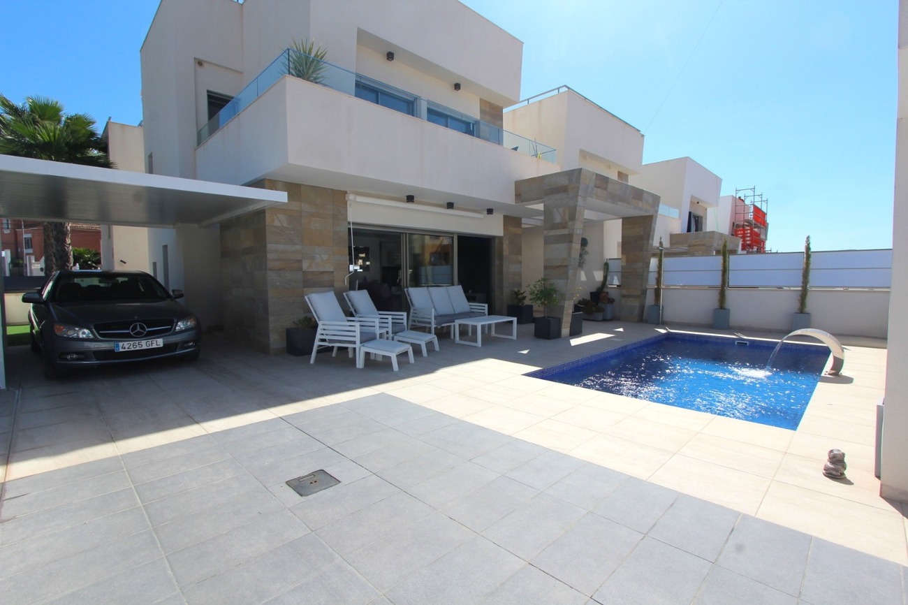 Villa Villamartin, Alicante, Spānijā 5 istabas,  Nr. 196003