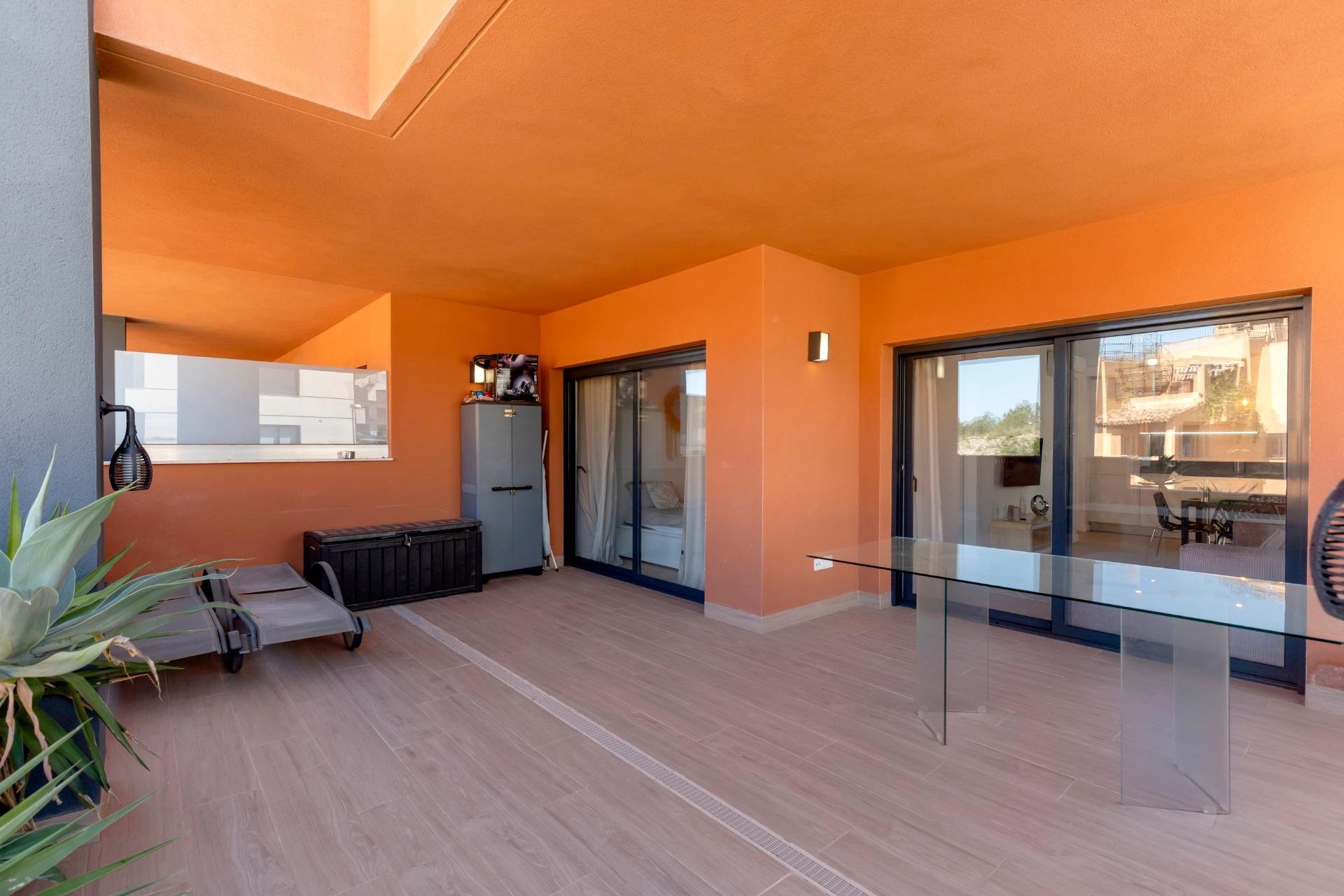 Apartment à Villamartin, Alicante, Espagne 2 chambres,  No. 156171