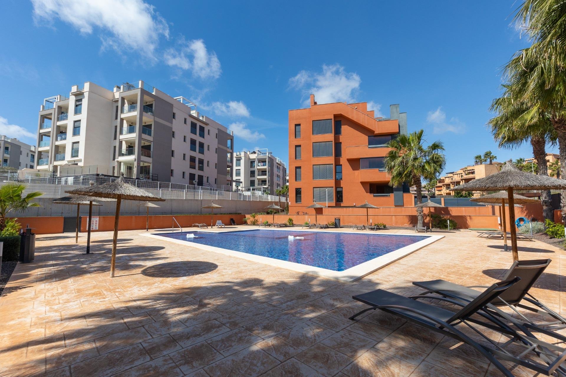 Apartment à Villamartin, Alicante, Espagne 2 chambres,  No. 156171