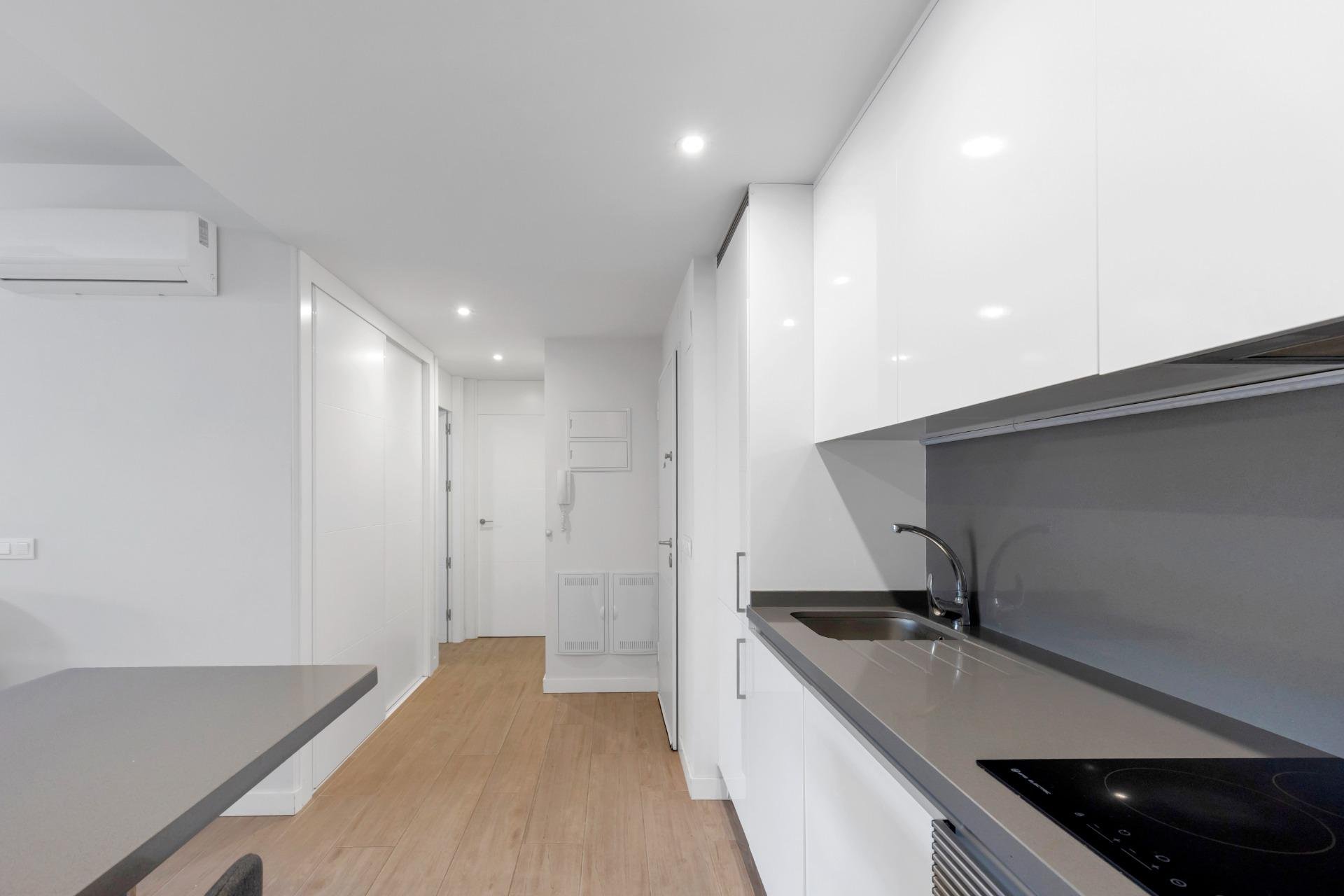 Apartment à Villamartin, Alicante, Espagne 2 chambres,  No. 156171