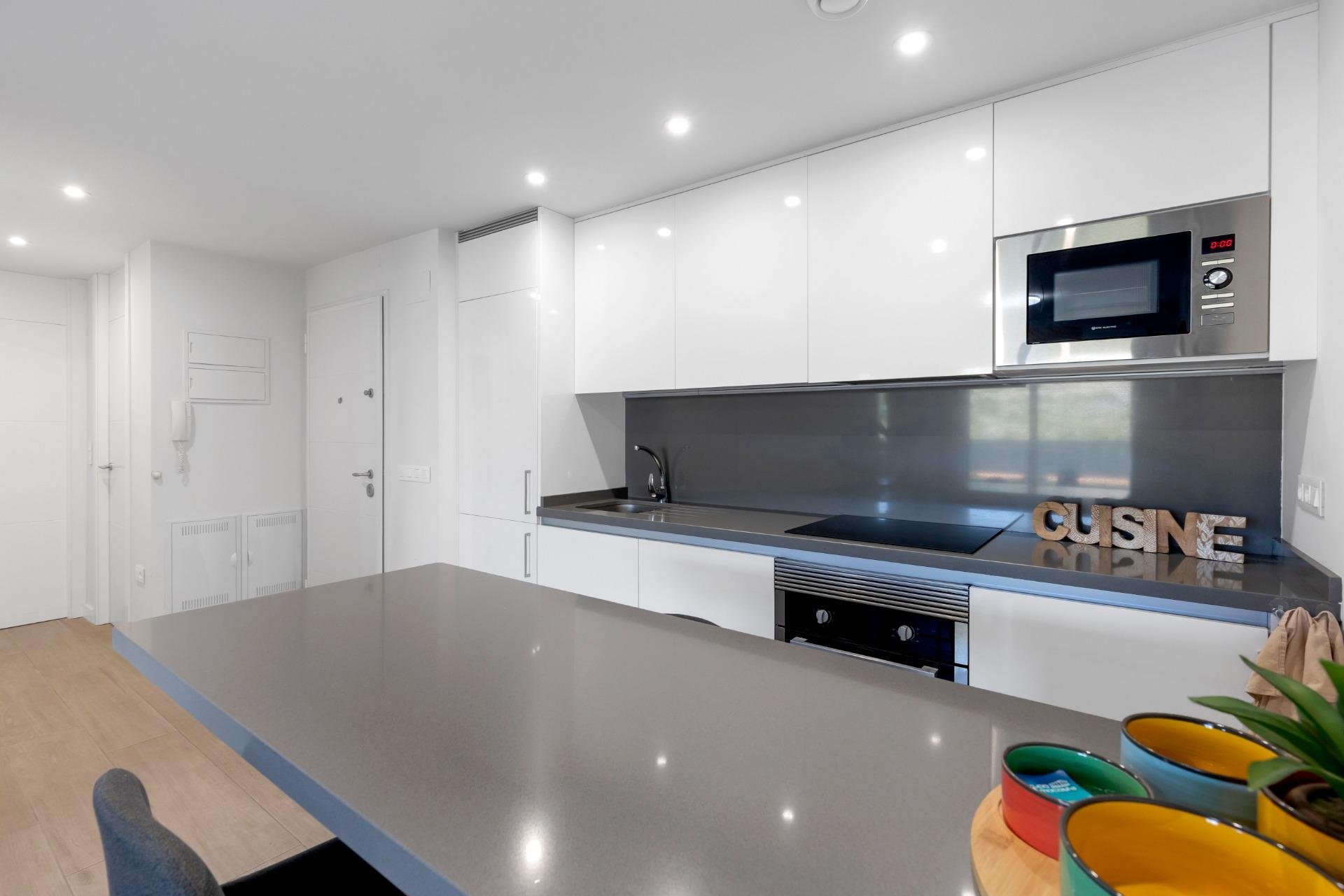 Apartment à Villamartin, Alicante, Espagne 2 chambres,  No. 156171