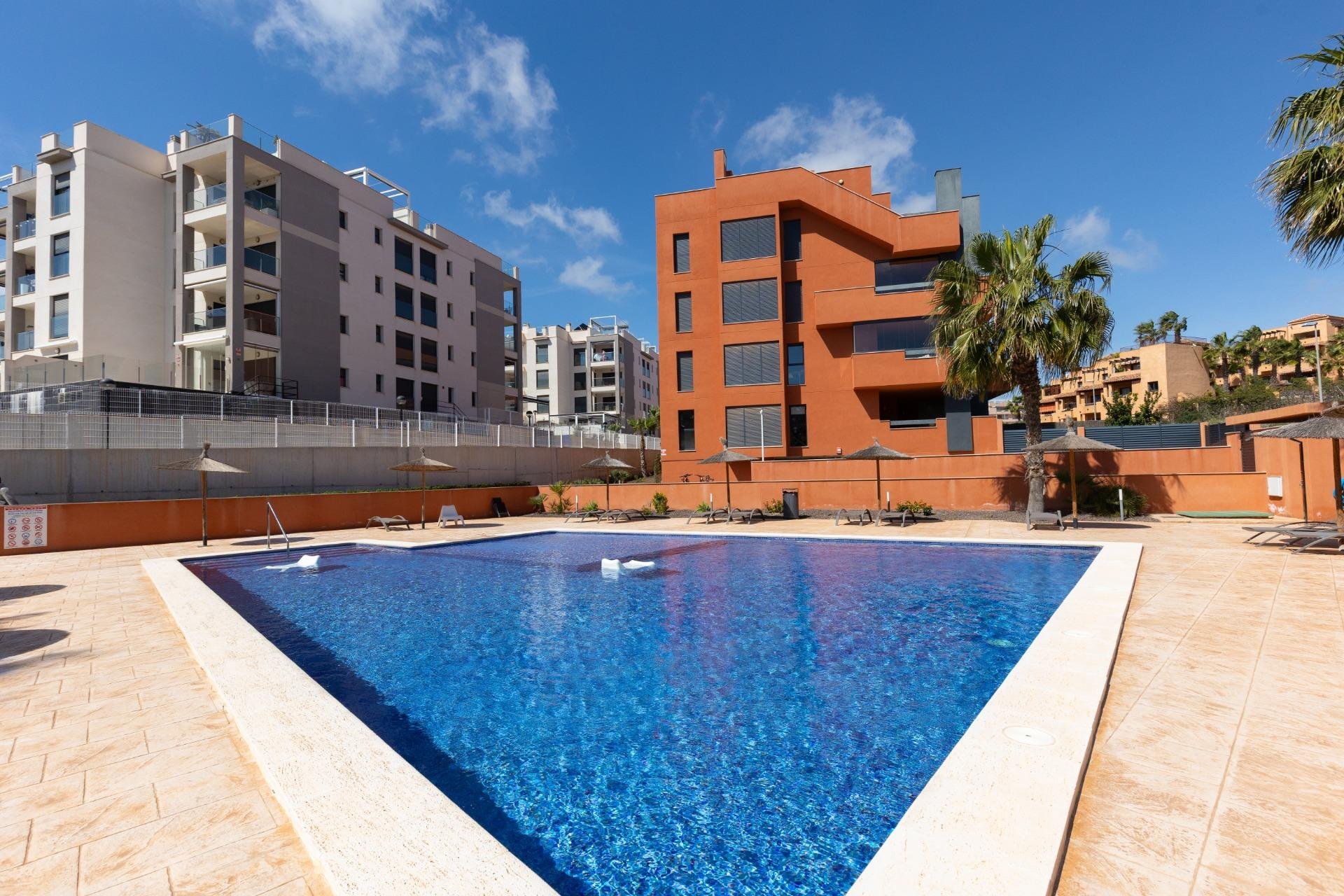 Apartment à Villamartin, Alicante, Espagne 2 chambres,  No. 156171