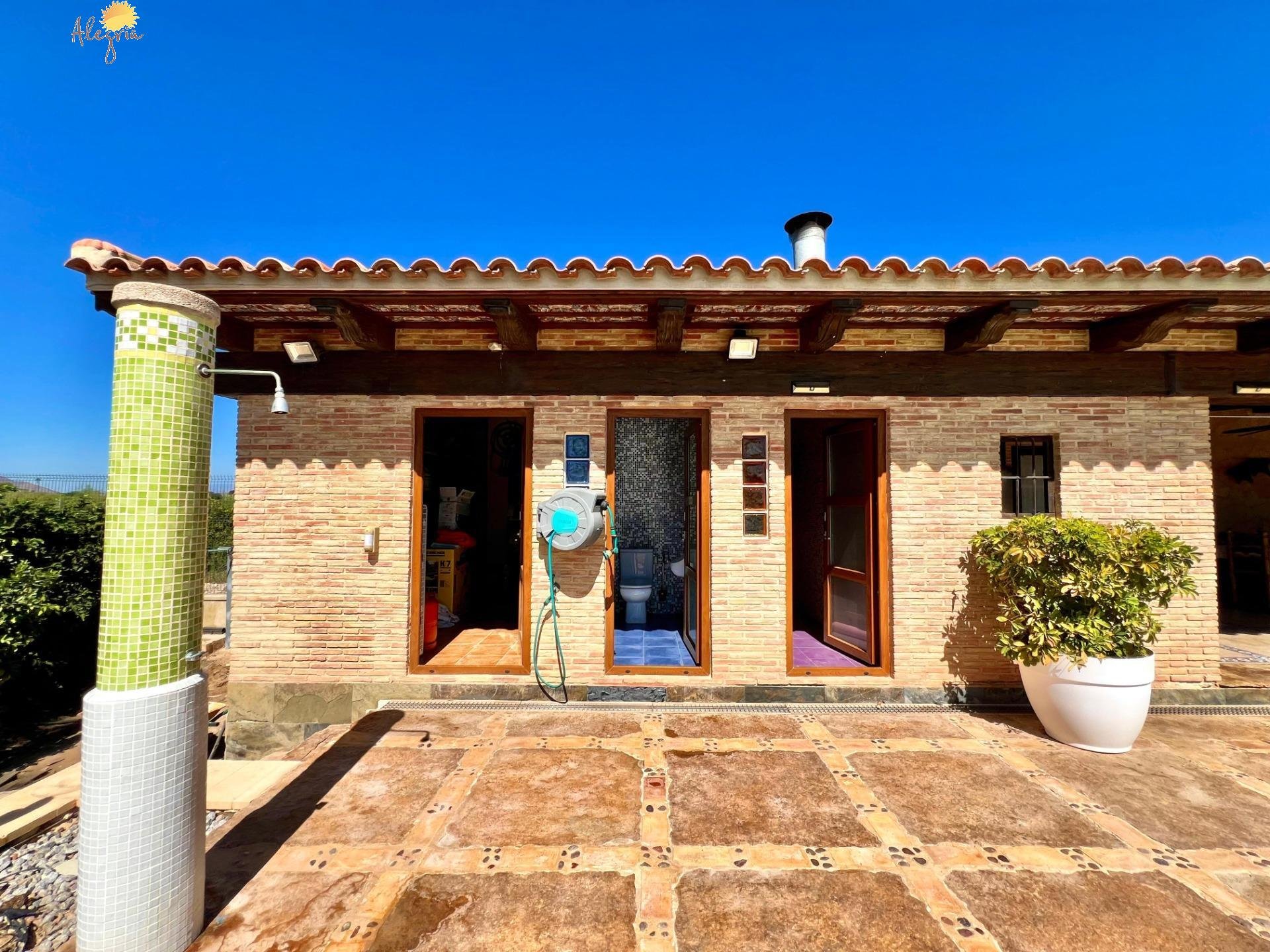 Villa i Almoradi, Alicante, Spanien 4 sovrum, 493 kvm. Nr. 196814