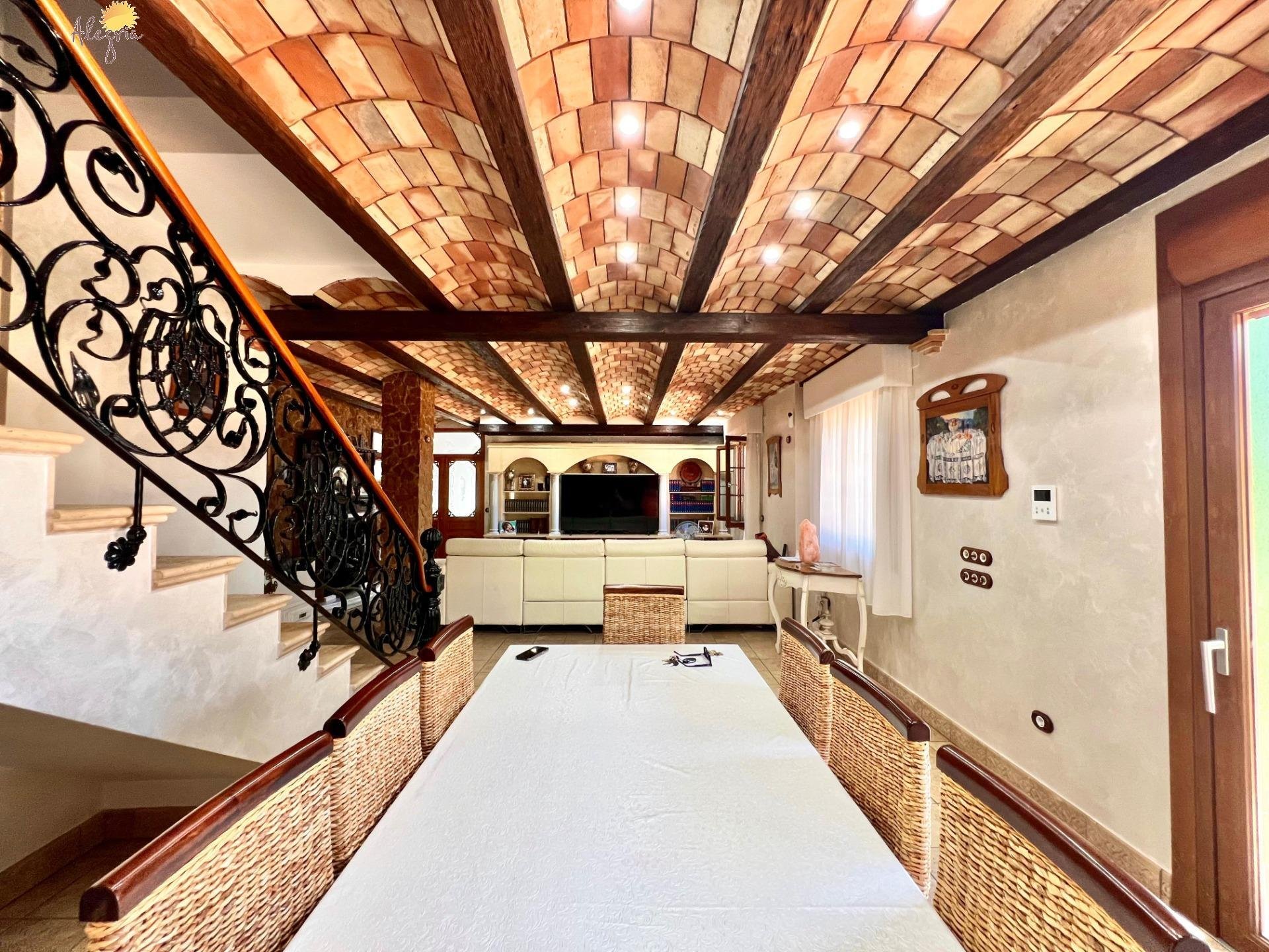 Villa i Almoradi, Alicante, Spanien 4 sovrum, 493 kvm. Nr. 196814