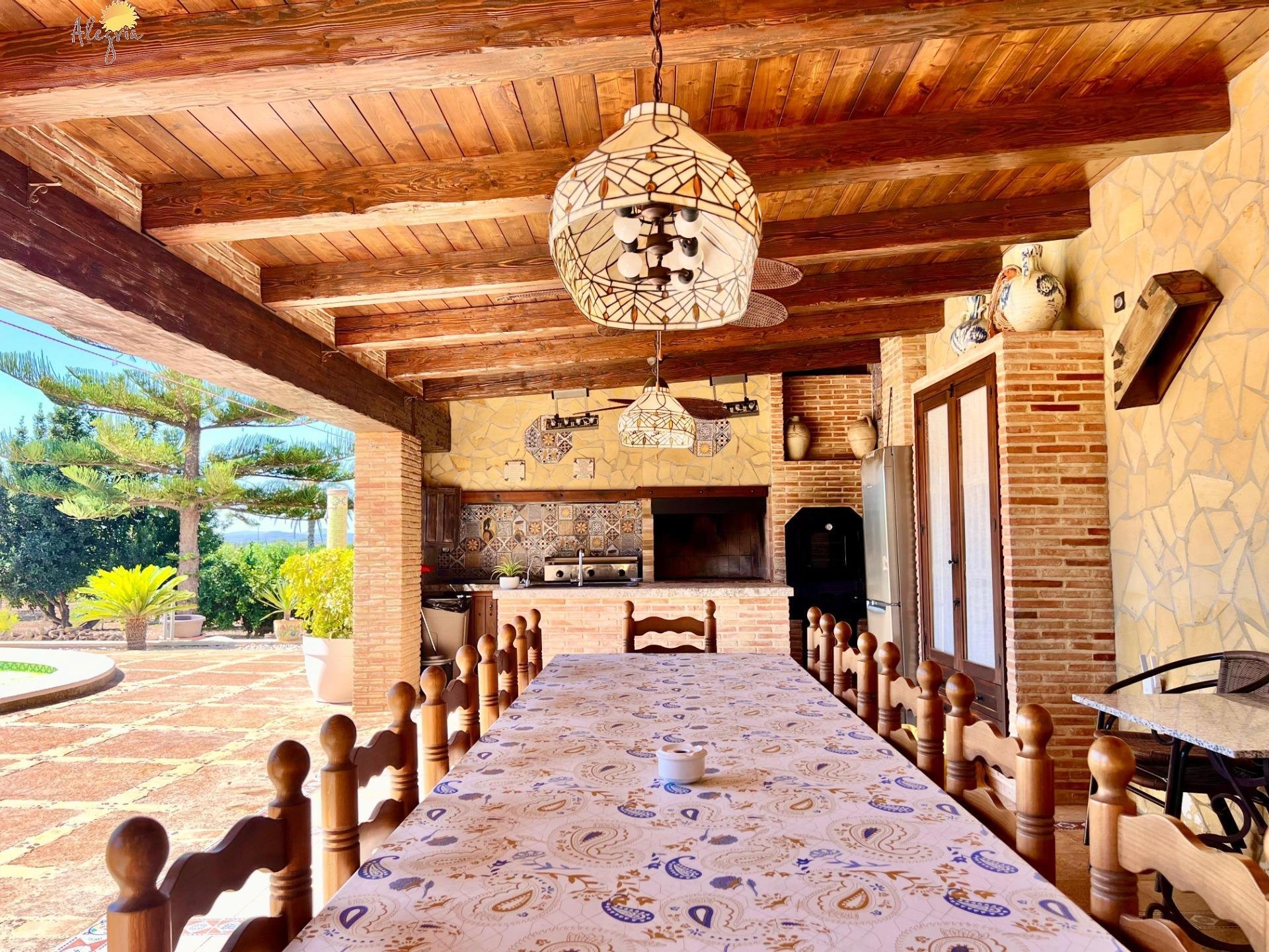 Villa i Almoradi, Alicante, Spanien 4 sovrum, 493 kvm. Nr. 196814
