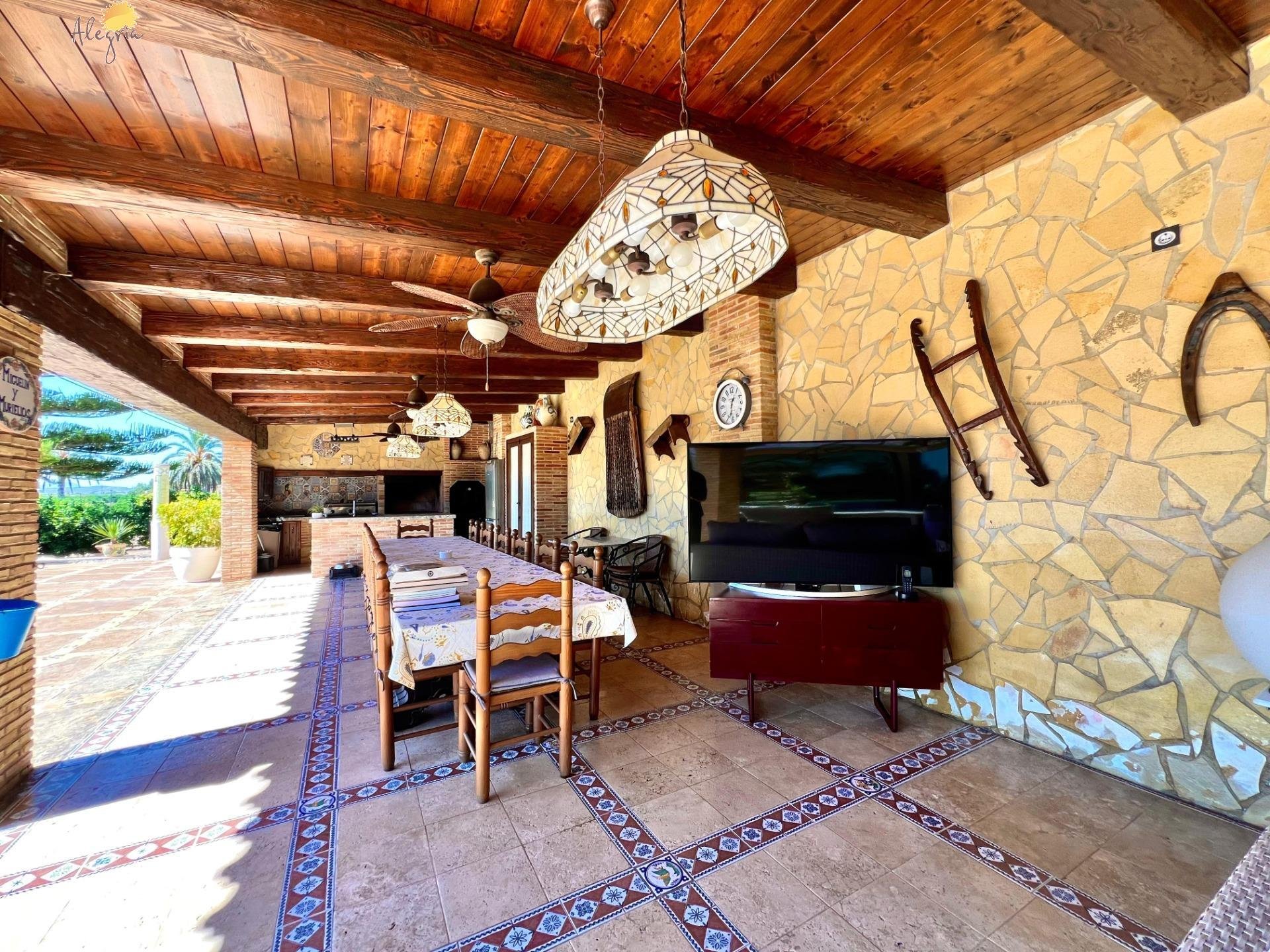 Villa i Almoradi, Alicante, Spanien 4 sovrum, 493 kvm. Nr. 196814