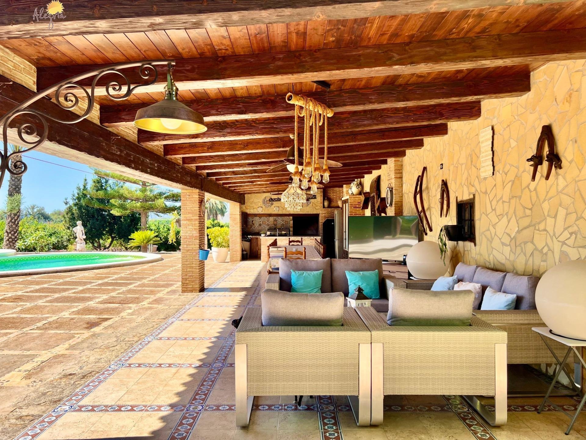 Villa i Almoradi, Alicante, Spanien 4 sovrum, 493 kvm. Nr. 196814