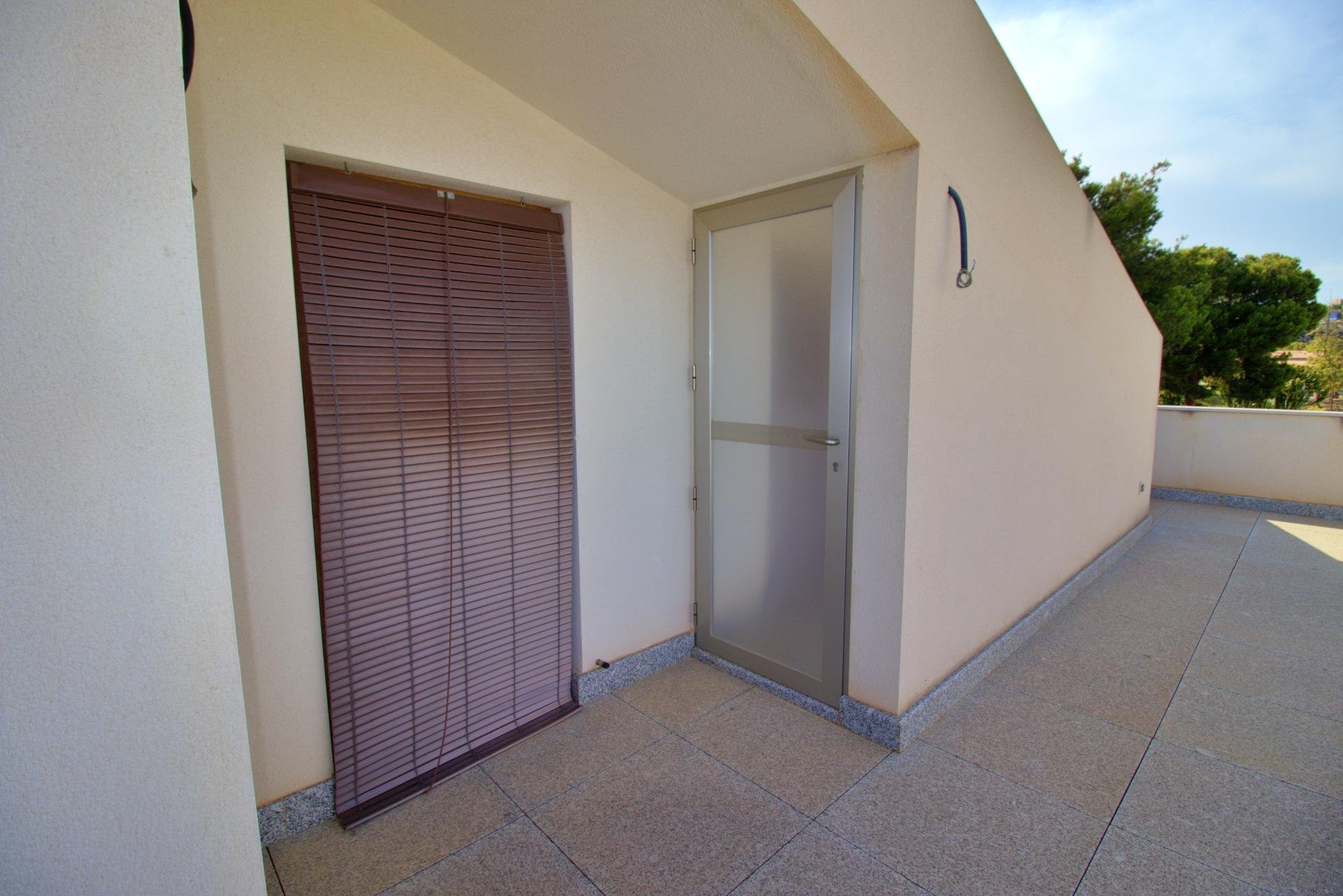 Villa i Elche, Alicante, Spanien 4 sovrum, 500 kvm. Nr. 196815