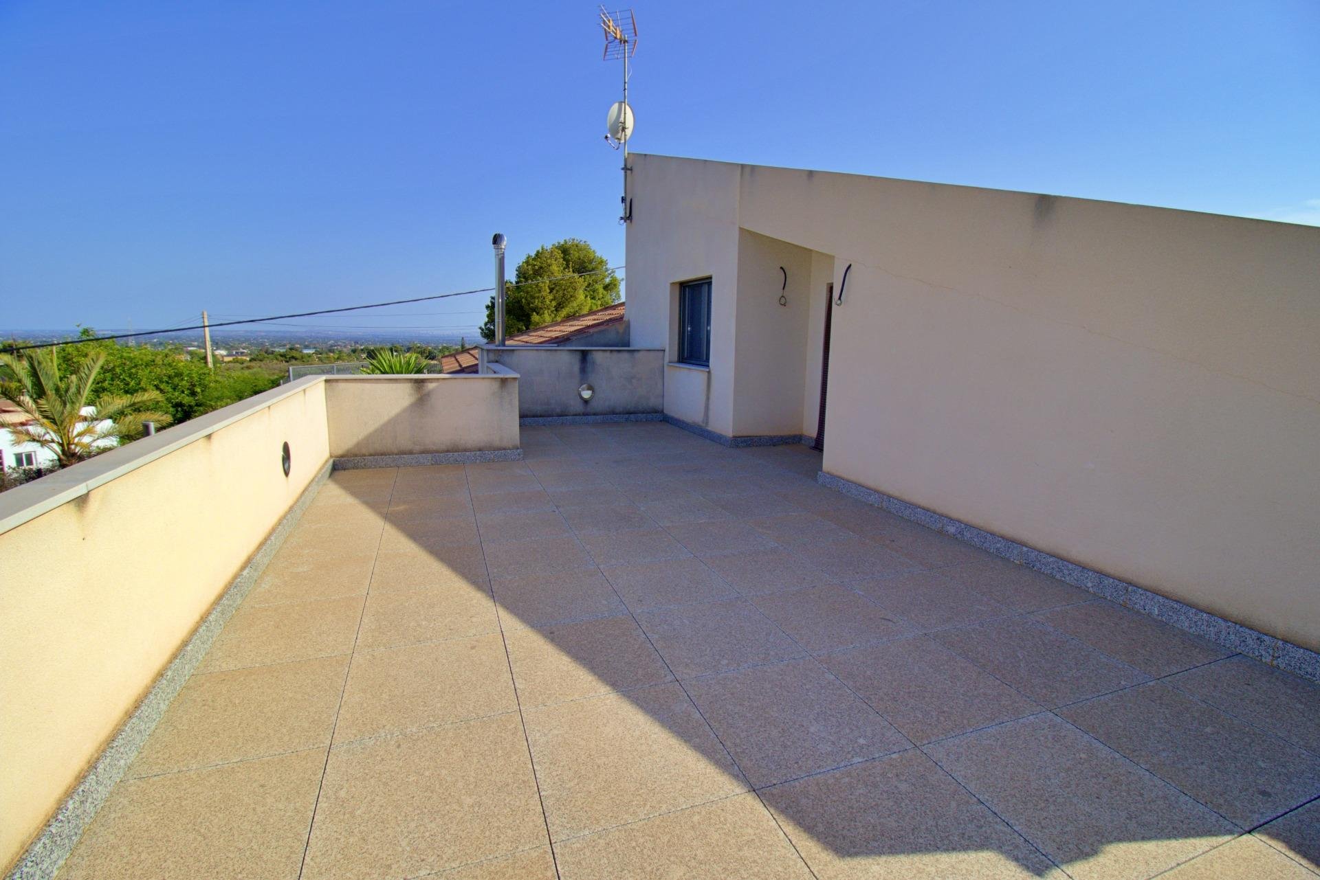 Villa i Elche, Alicante, Spanien 4 sovrum, 500 kvm. Nr. 196815