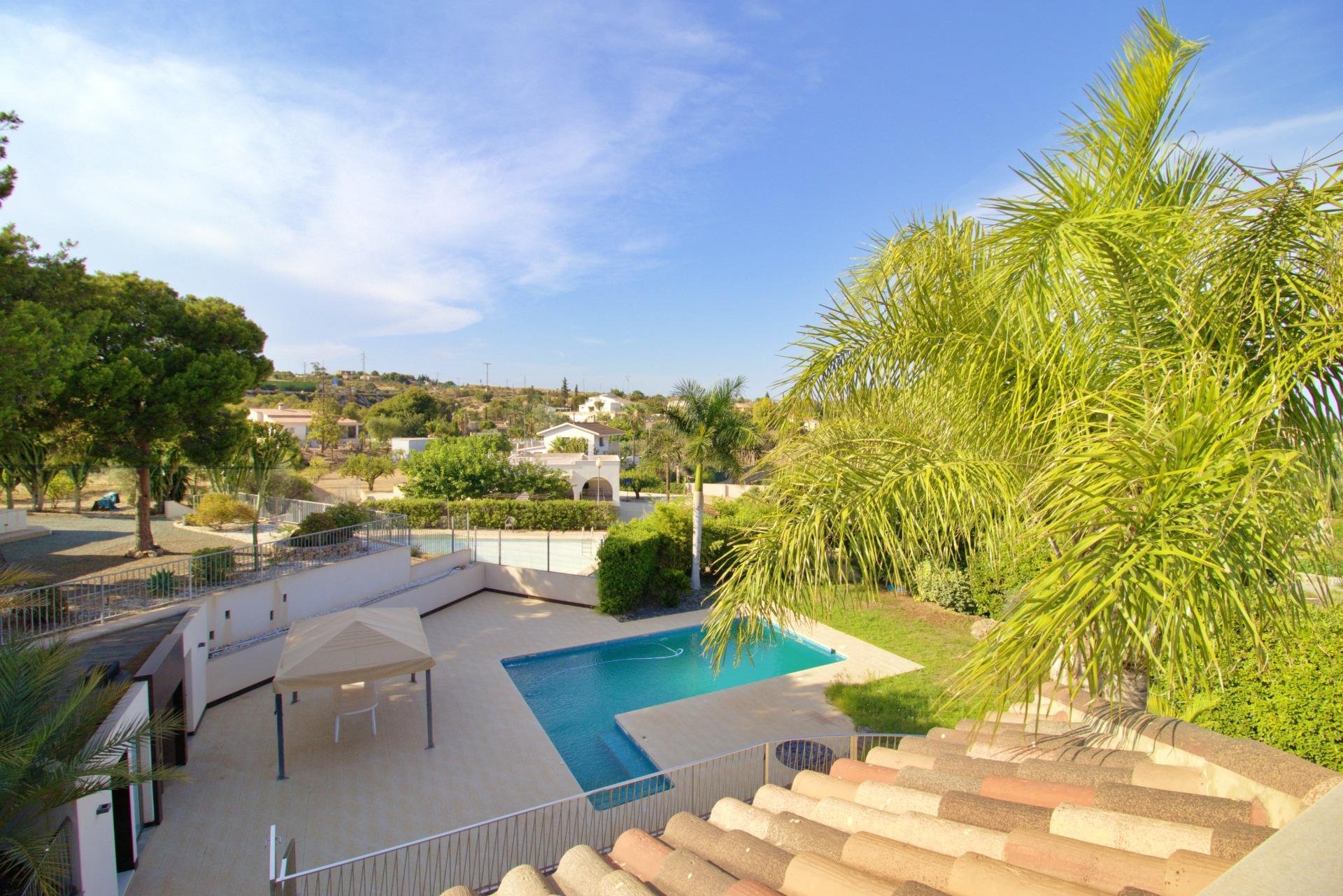 Villa i Elche, Alicante, Spanien 4 sovrum, 500 kvm. Nr. 196815