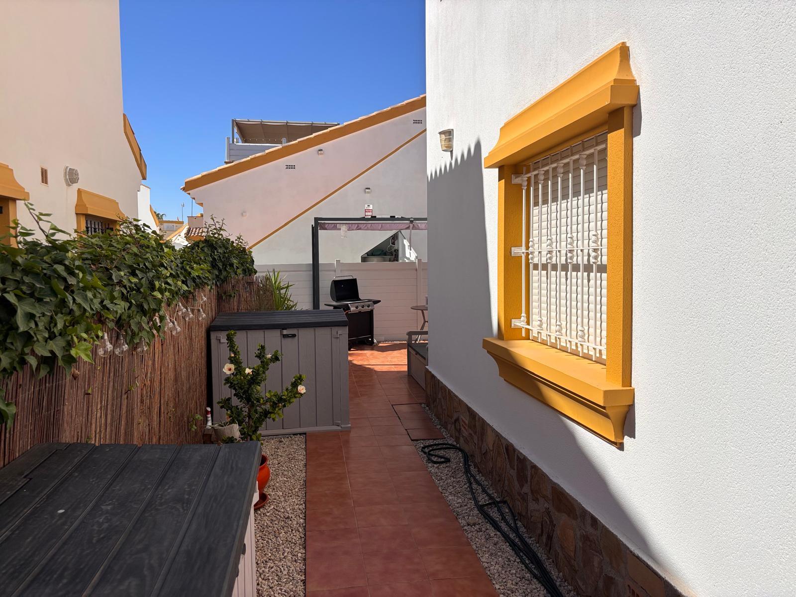 Villa i Guardamar del Segura, Alicante, Spanien 3 sovrum, 108 kvm. Nr. 196813