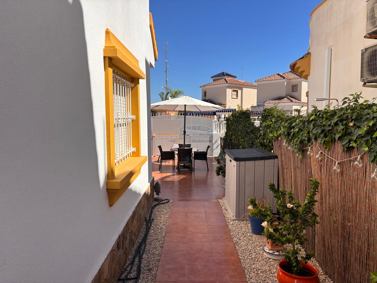 Villa i Guardamar del Segura, Alicante, Spanien 3 sovrum, 108 kvm. Nr. 196813