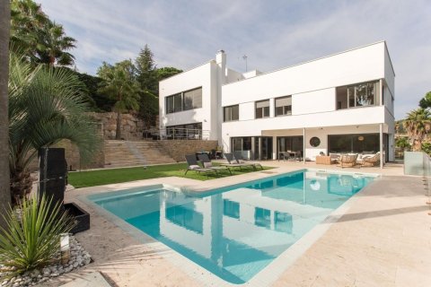 Māja Sant Andreu de Llavaneres, Barcelona, Spānijā 3 istabas, 400 m2 Nr. 144591