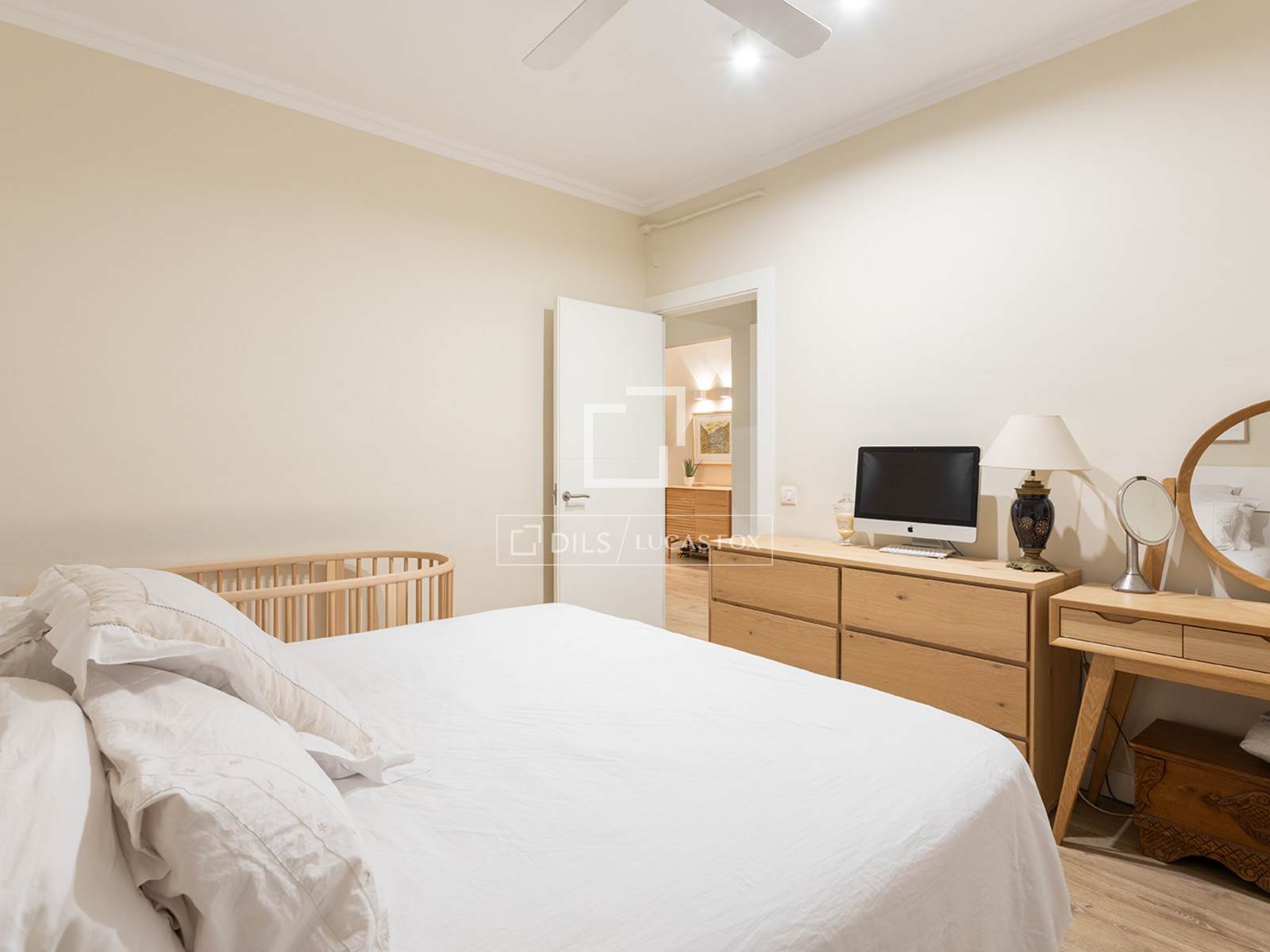 Apartment in Barcelona, Spain 3 bedrooms, 150 sq.m. No. 192636