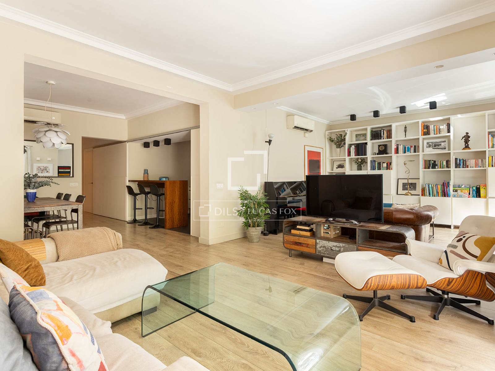 Apartment in Barcelona, Spain 3 bedrooms, 150 sq.m. No. 192636