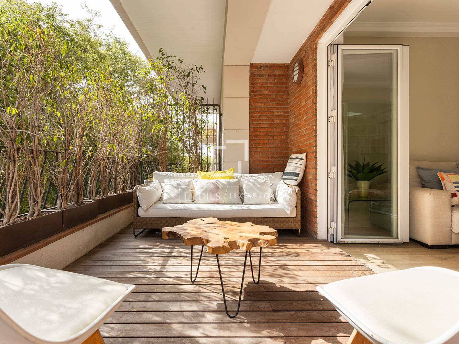 Apartment in Barcelona, Spain 3 bedrooms, 150 sq.m. No. 192636
