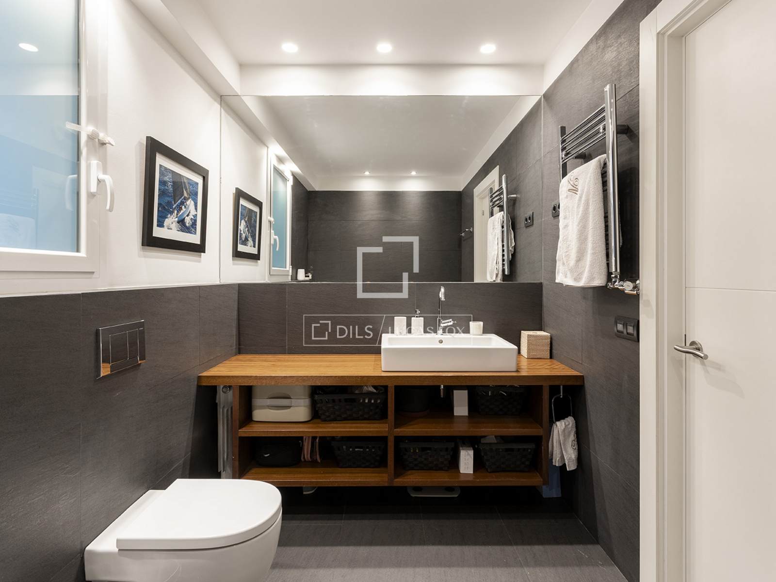 Apartment in Barcelona, Spain 3 bedrooms, 150 sq.m. No. 192636