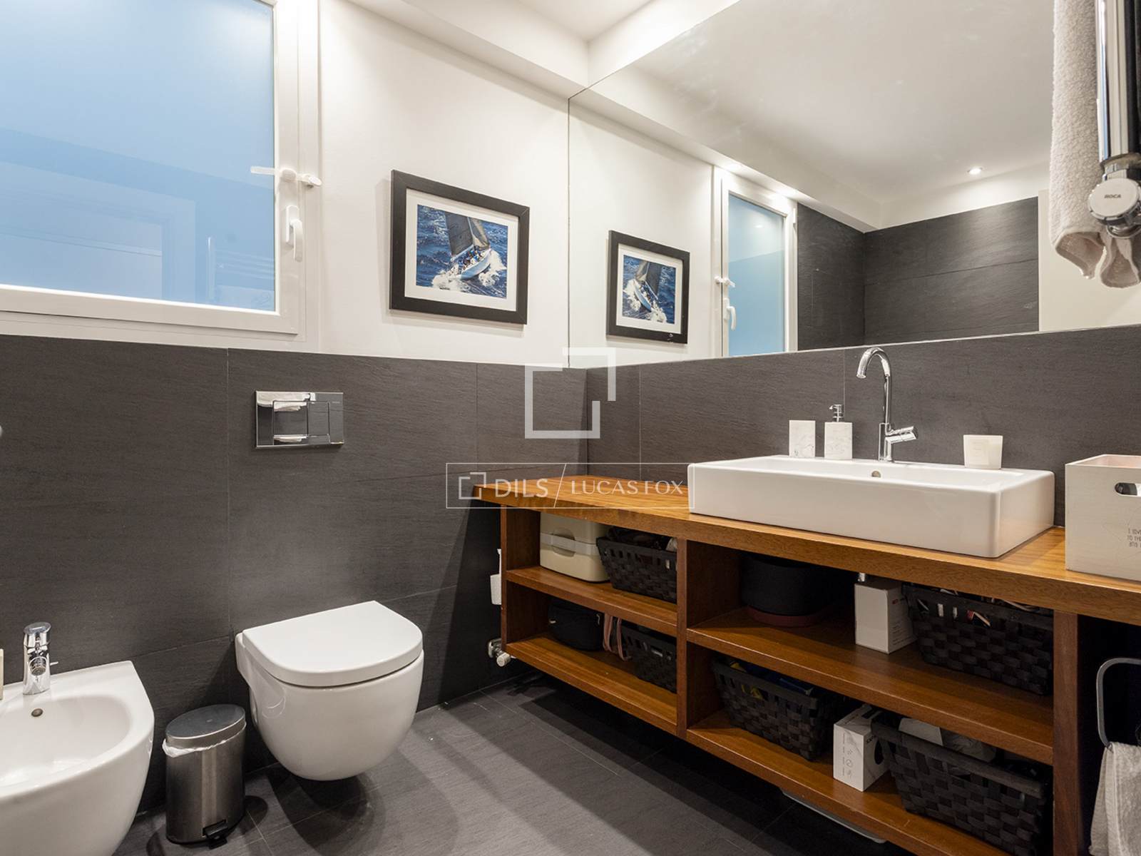 Apartment in Barcelona, Spain 3 bedrooms, 150 sq.m. No. 192636