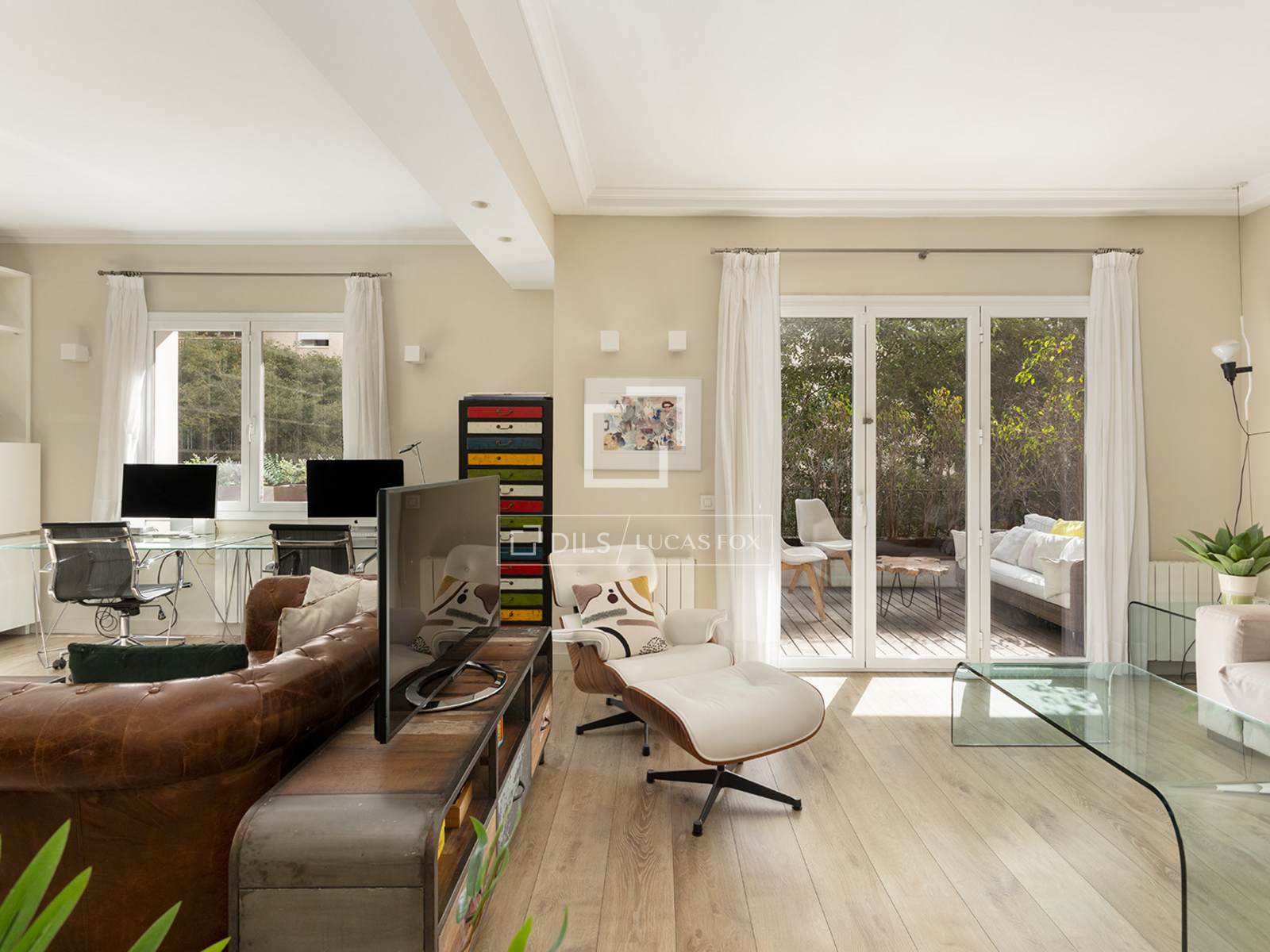 Apartment in Barcelona, Spain 3 bedrooms, 150 sq.m. No. 192636